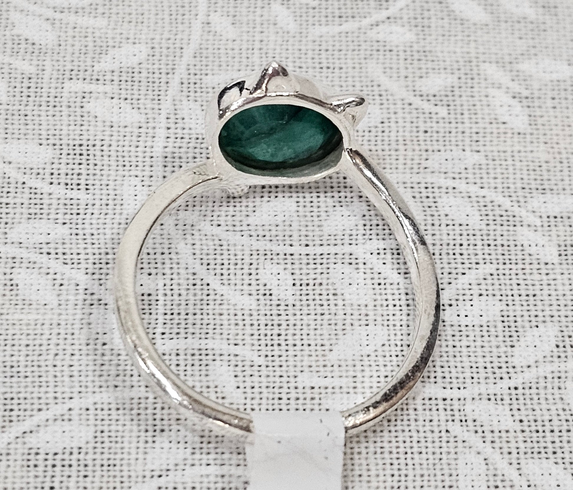 Sterling Silver Emerald Gemstone Cat Design Ring 7