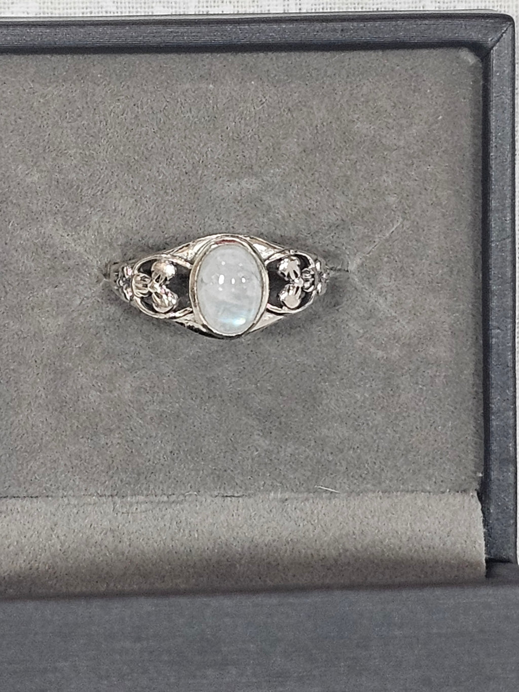 Sterling Silver Moonstone Gemstone Ring Traveler Stone - Size 8