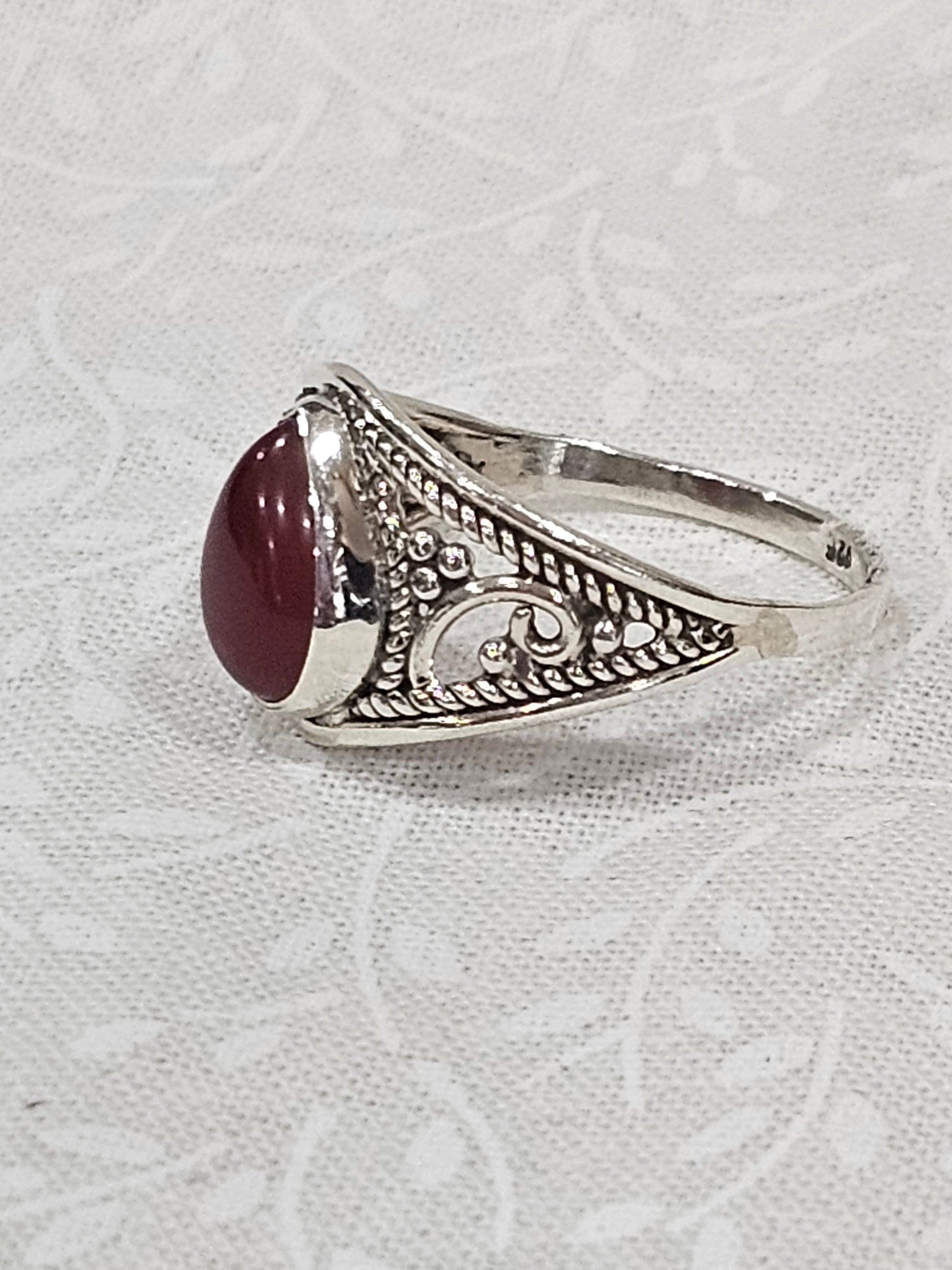 Sterling Silver Garnet Gemstone Ring - Size 8