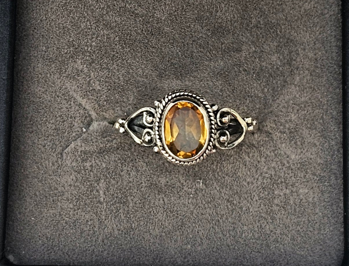 Sterling Silver Citrine Gemstone Ring - Size 8