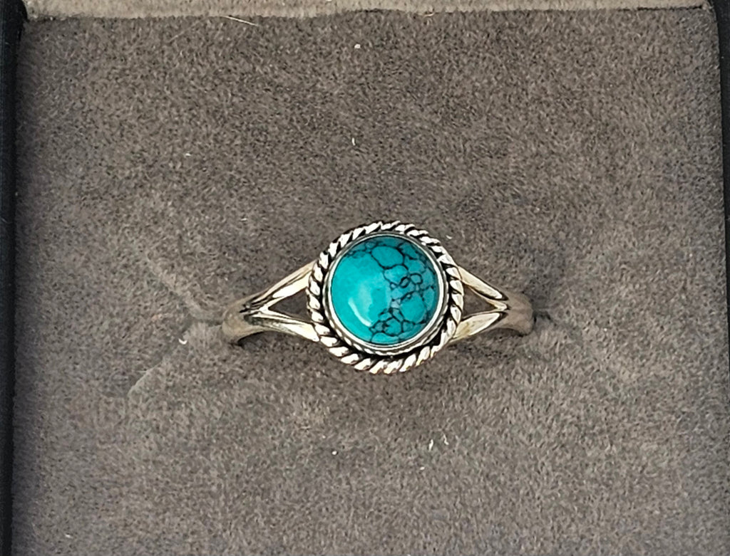 Sterling Silver Turquoise Gemstone Ring Green Tones - Size 8