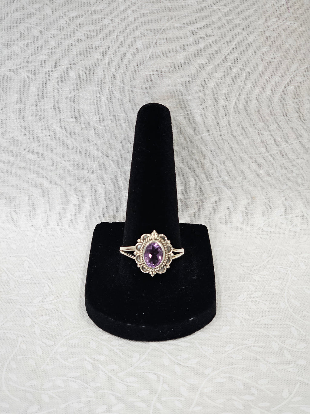 Sterling Silver Amethyst Gemstone Ring - Size 8.5
