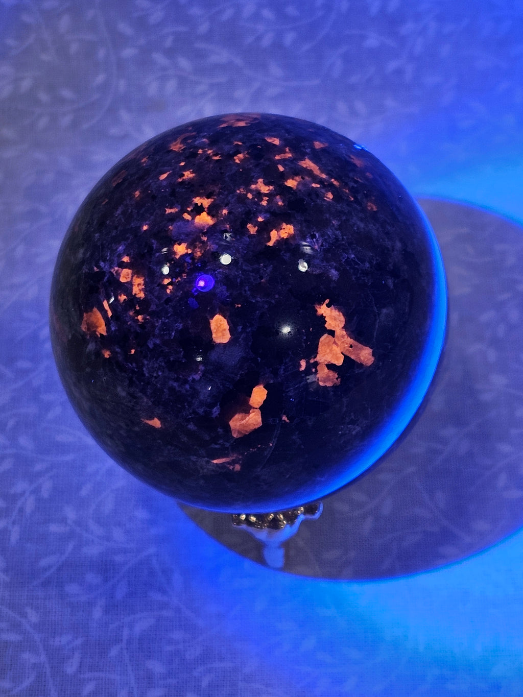 Yooperlite Crystal Sphere Uvactive