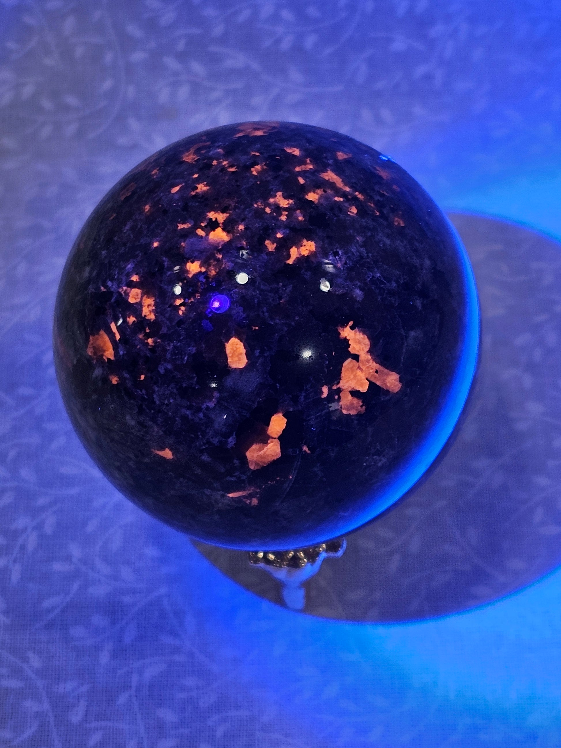 Yooperlite Crystal Sphere Uvactive