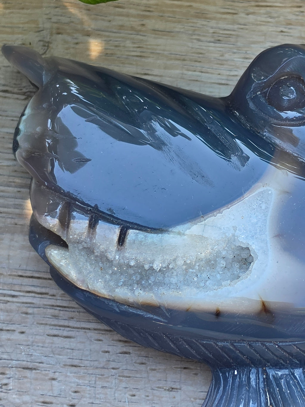 Druzy Agate Crystal Wolf Carving – 4.5" × 4"