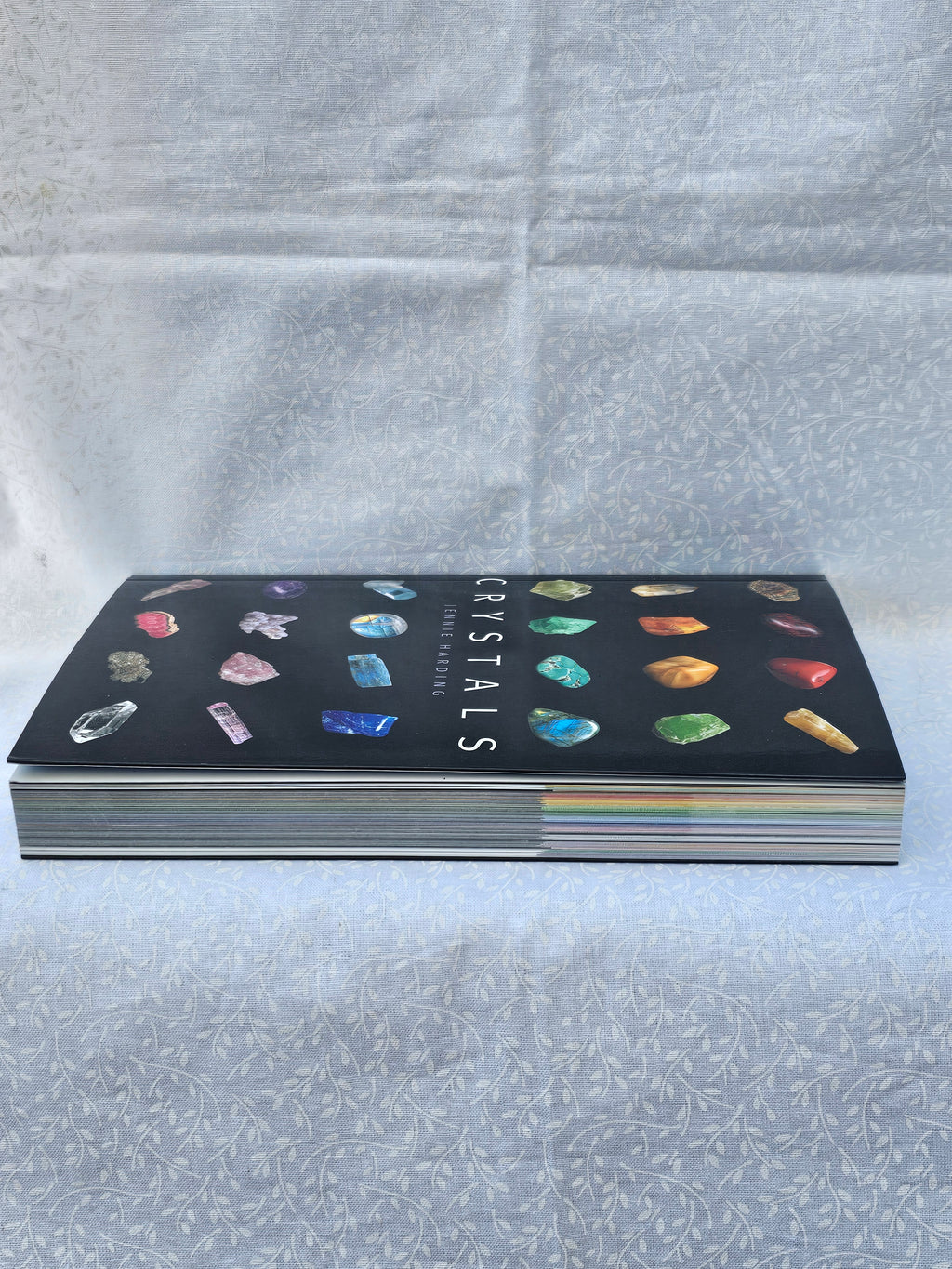 Crystals – The Complete Guide by Jennie Harding