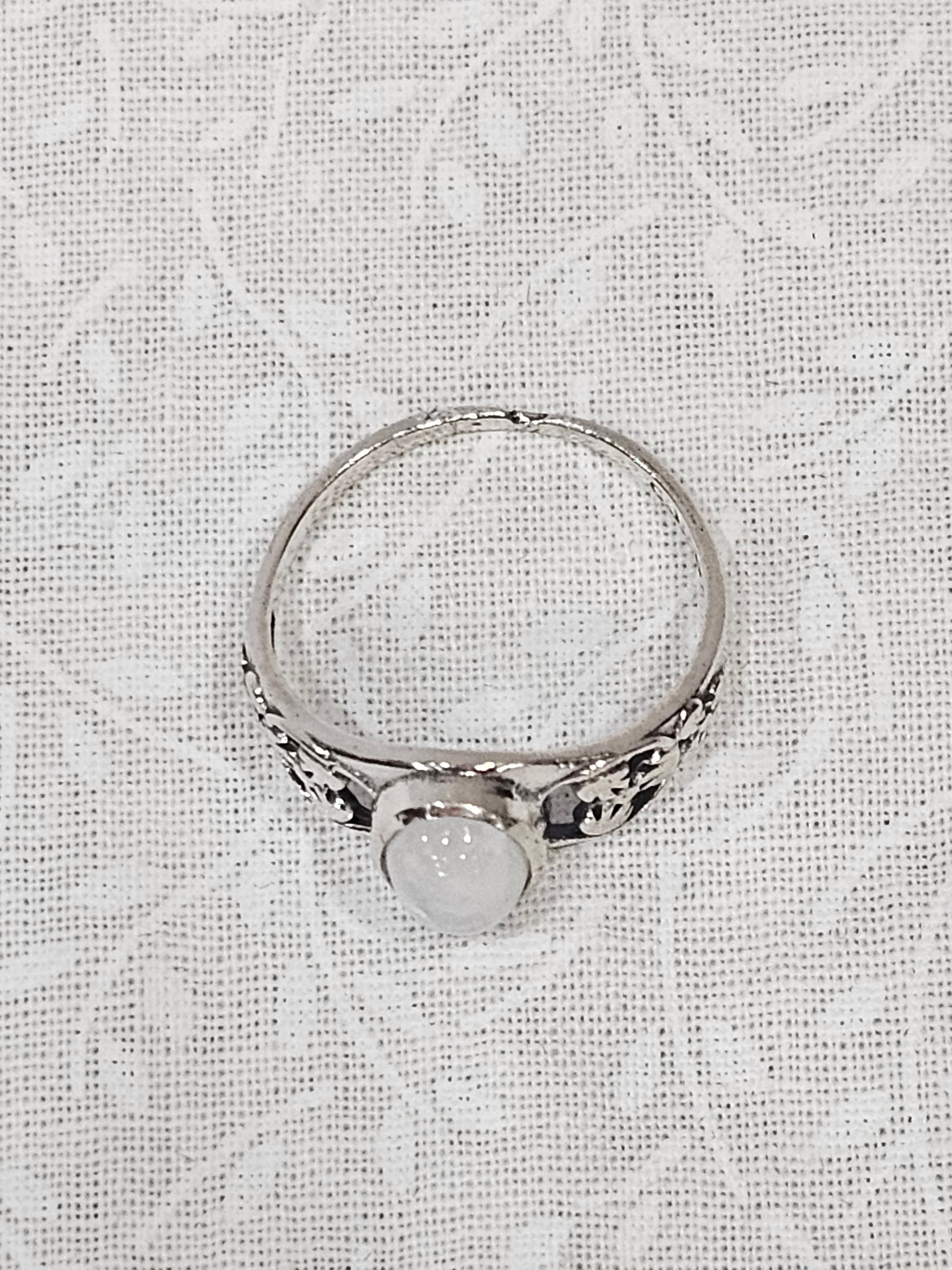 Sterling Silver Moonstone Gemstone Ring Traveler Stone - Size 8