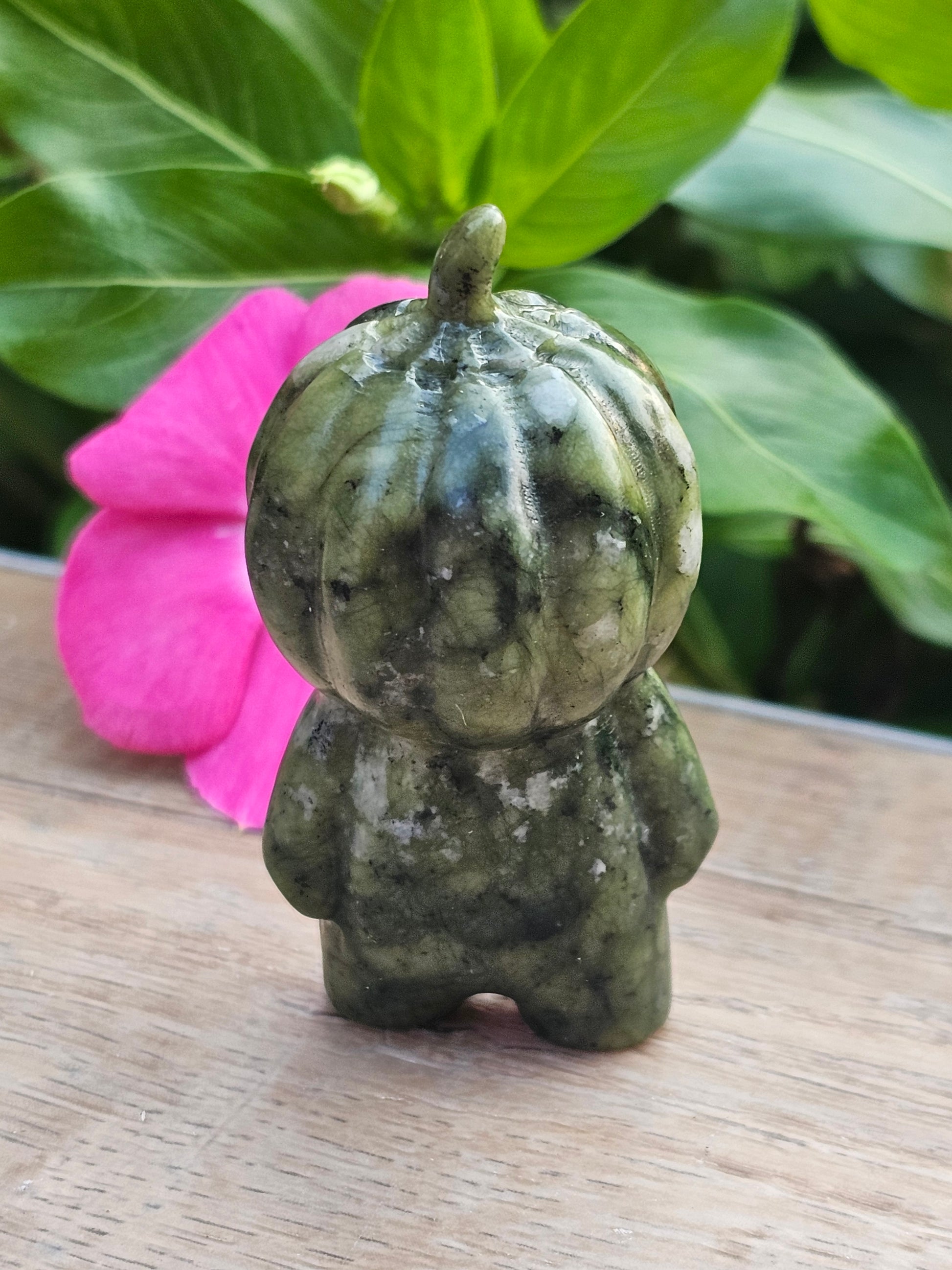 Serpentine pumpkin Head Crystal