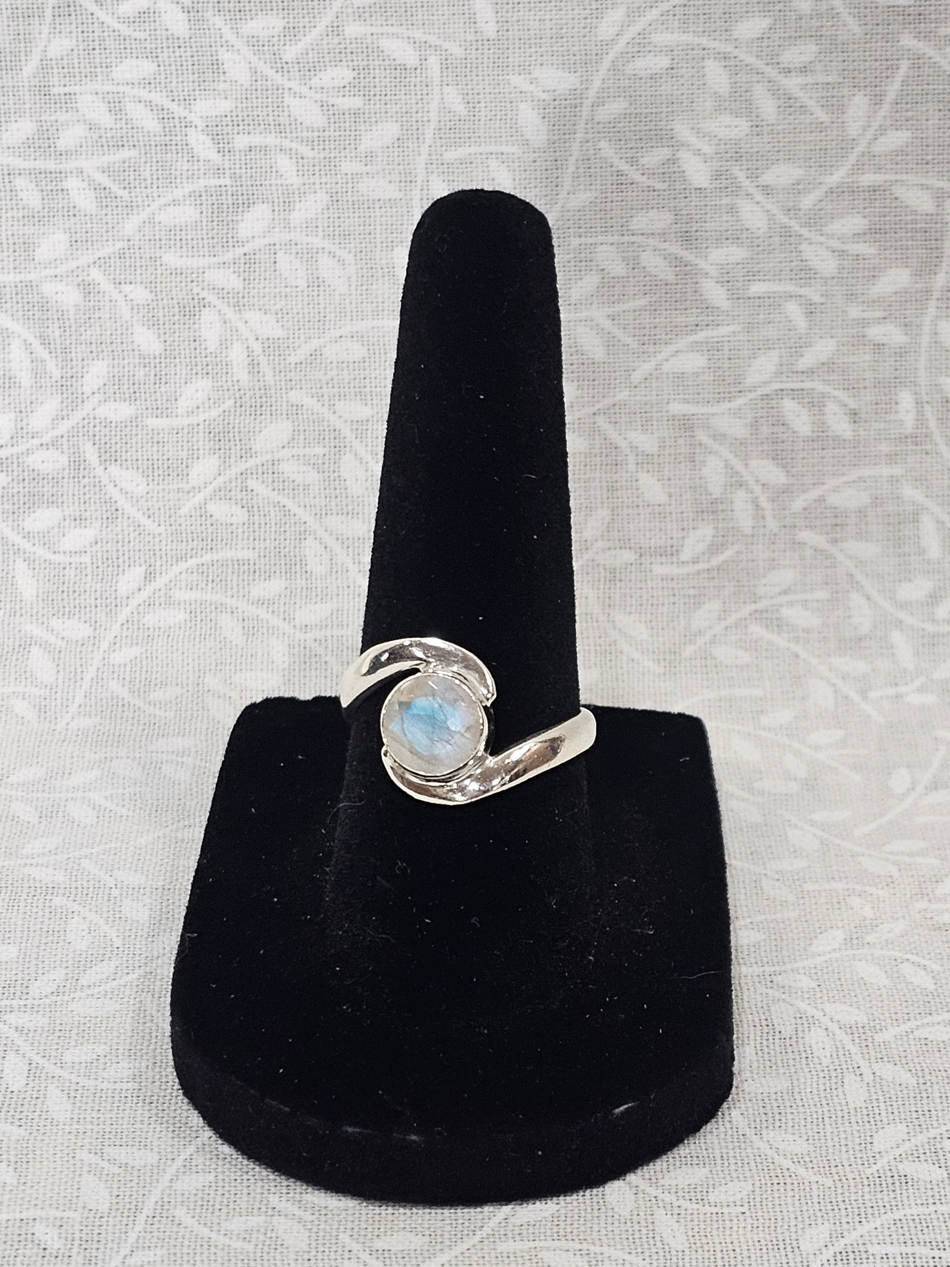 Sterling Silver Moonstone Gemstone Ring 7