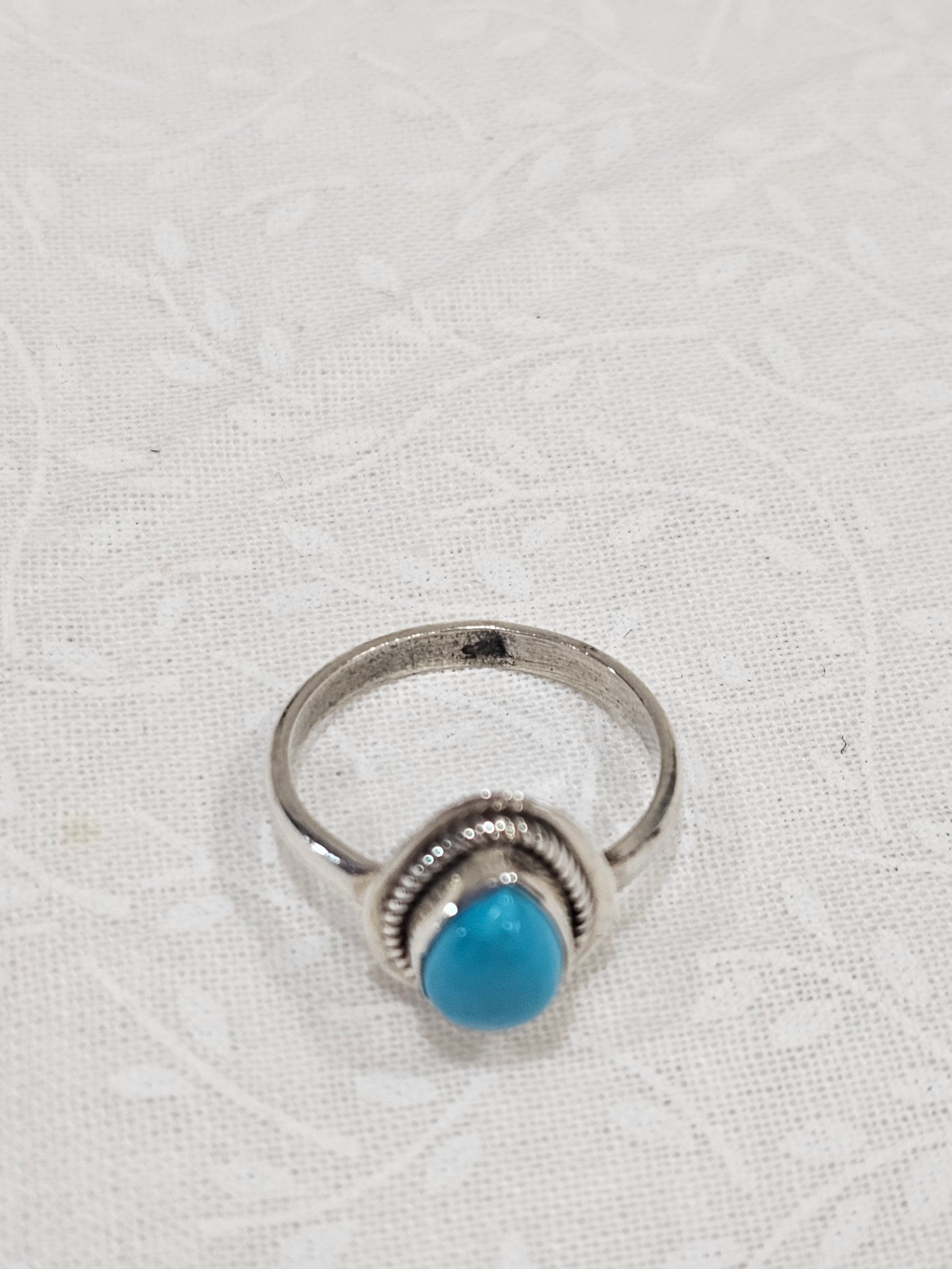 Sterling Silver Turquoise Gemstone Ring - Size 6