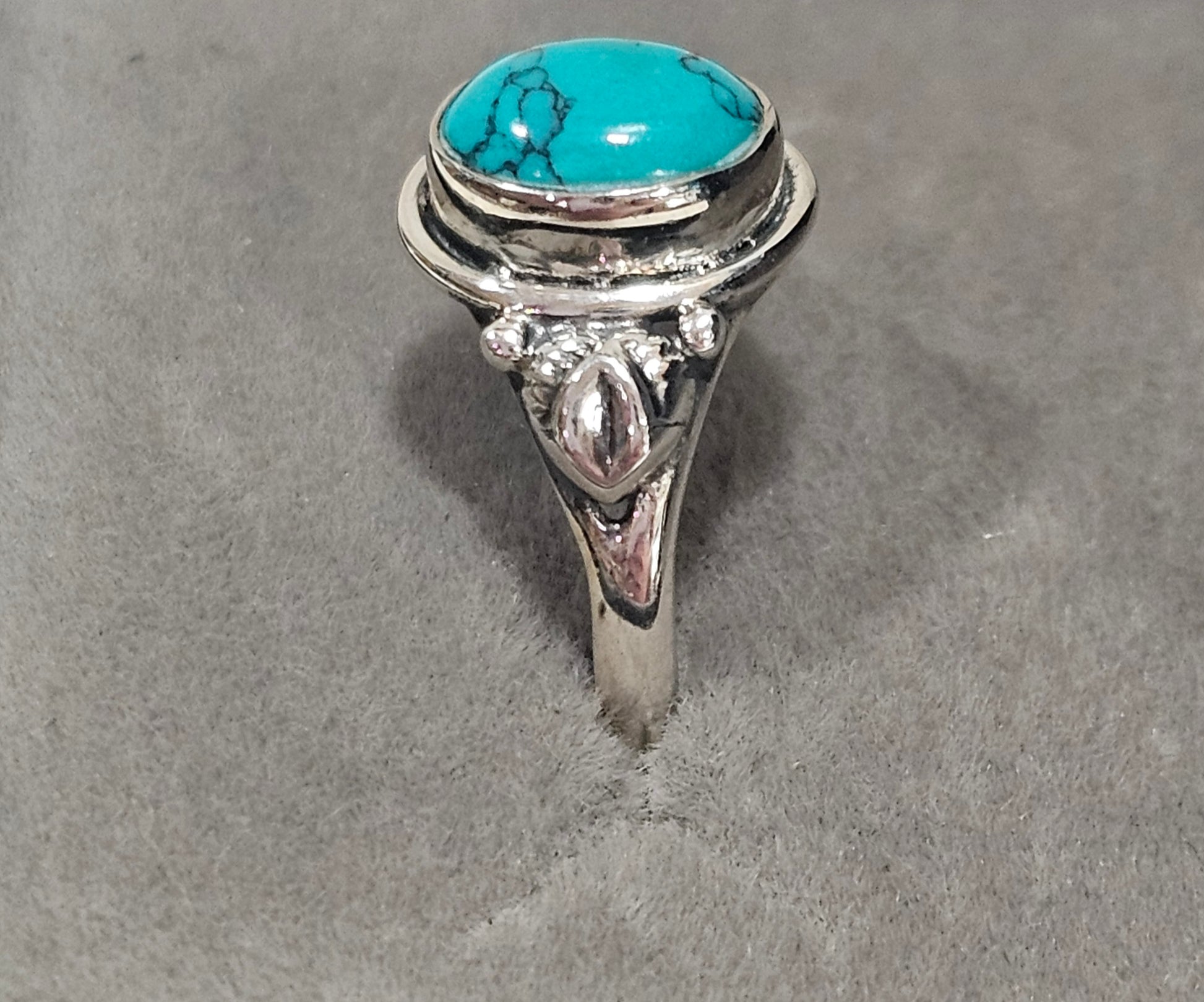 Sterling Silver Natural Turquoise Gemstone Ring - Size 7