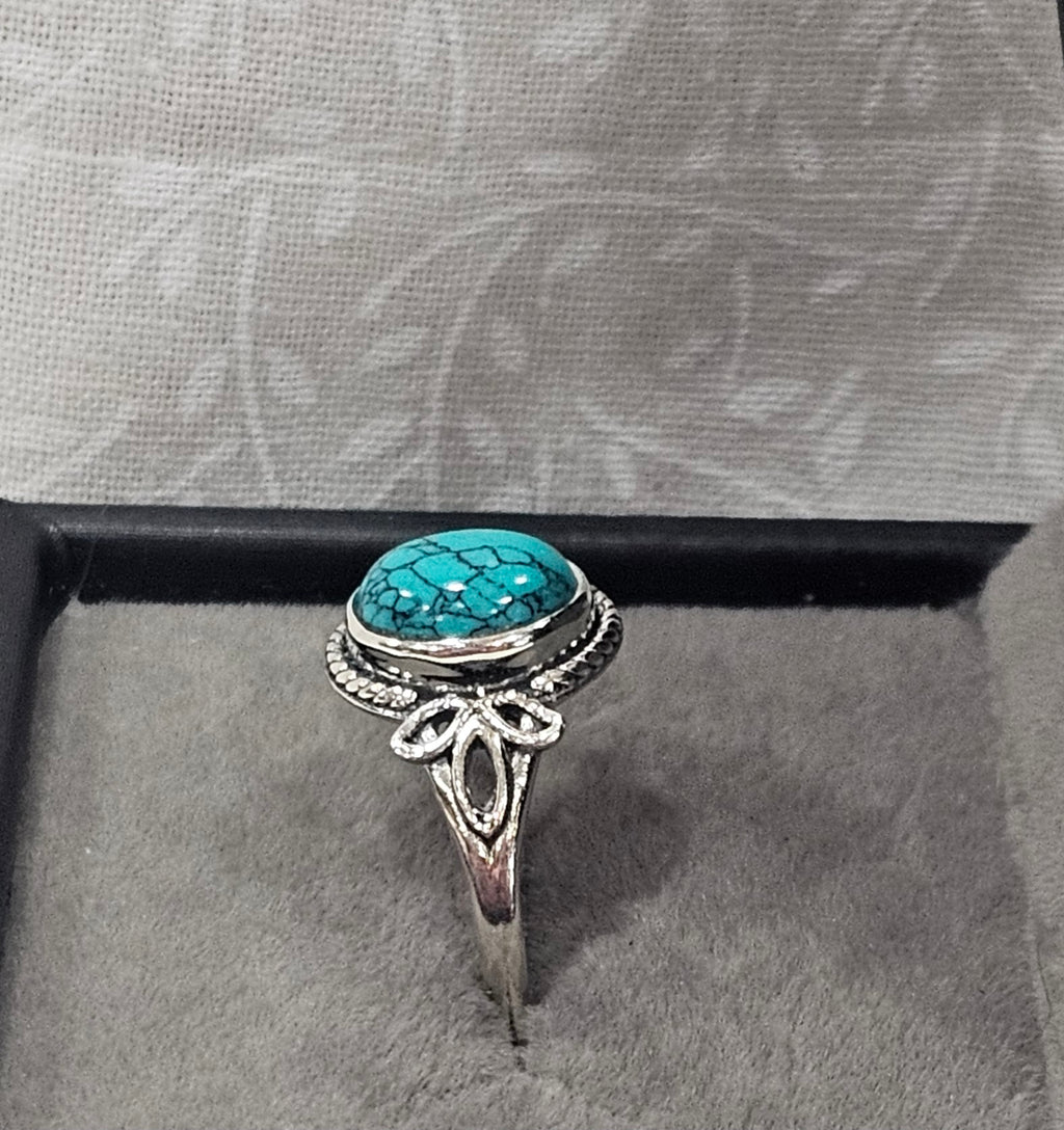 Sterling Silver Classic Turquoise Ring Timeless Design - Size 8