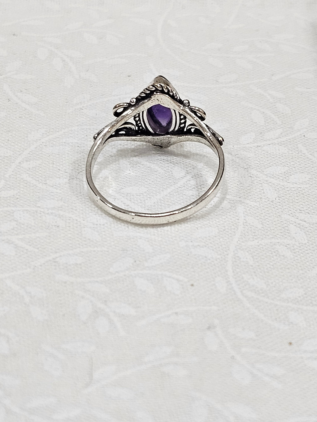 Sterling Silver Amethyst Gemstone Ring - Size 7