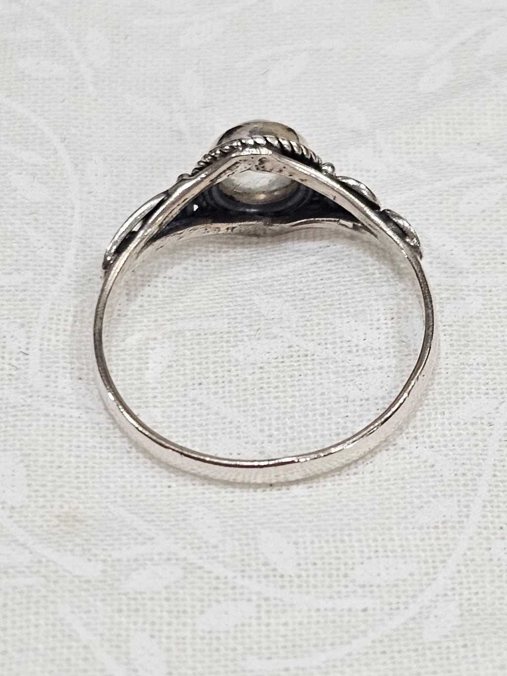 Sterling Silver Moonstone Gemstone Ring - Size 9