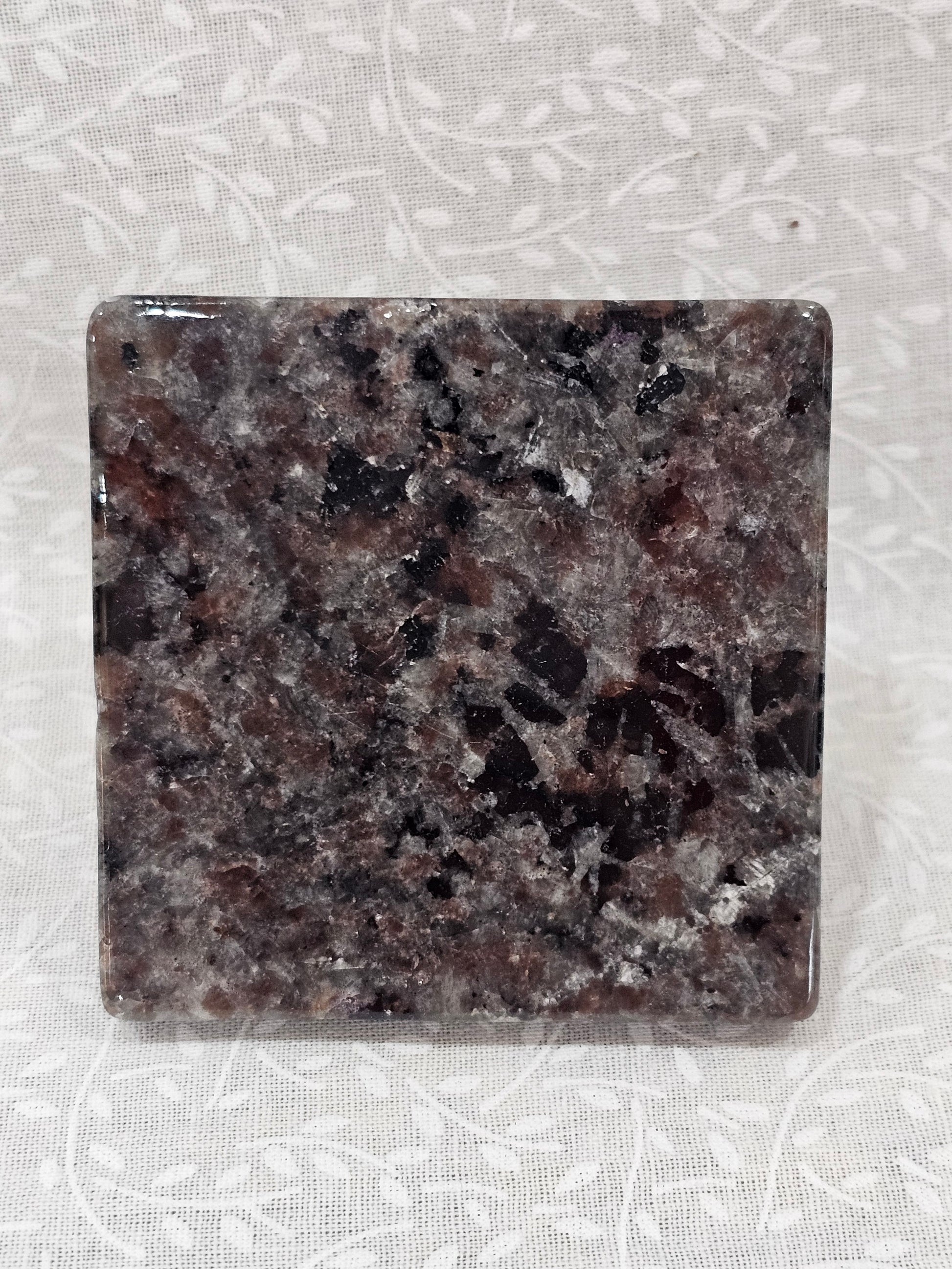 Yooperlite Crystal Pyrimd