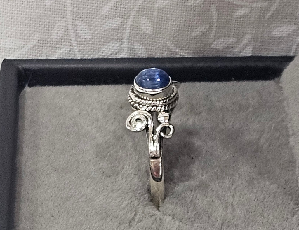 Sterling Silver Lapis Lazuli Gemstone Ring Deep Blue - Size 7.5
