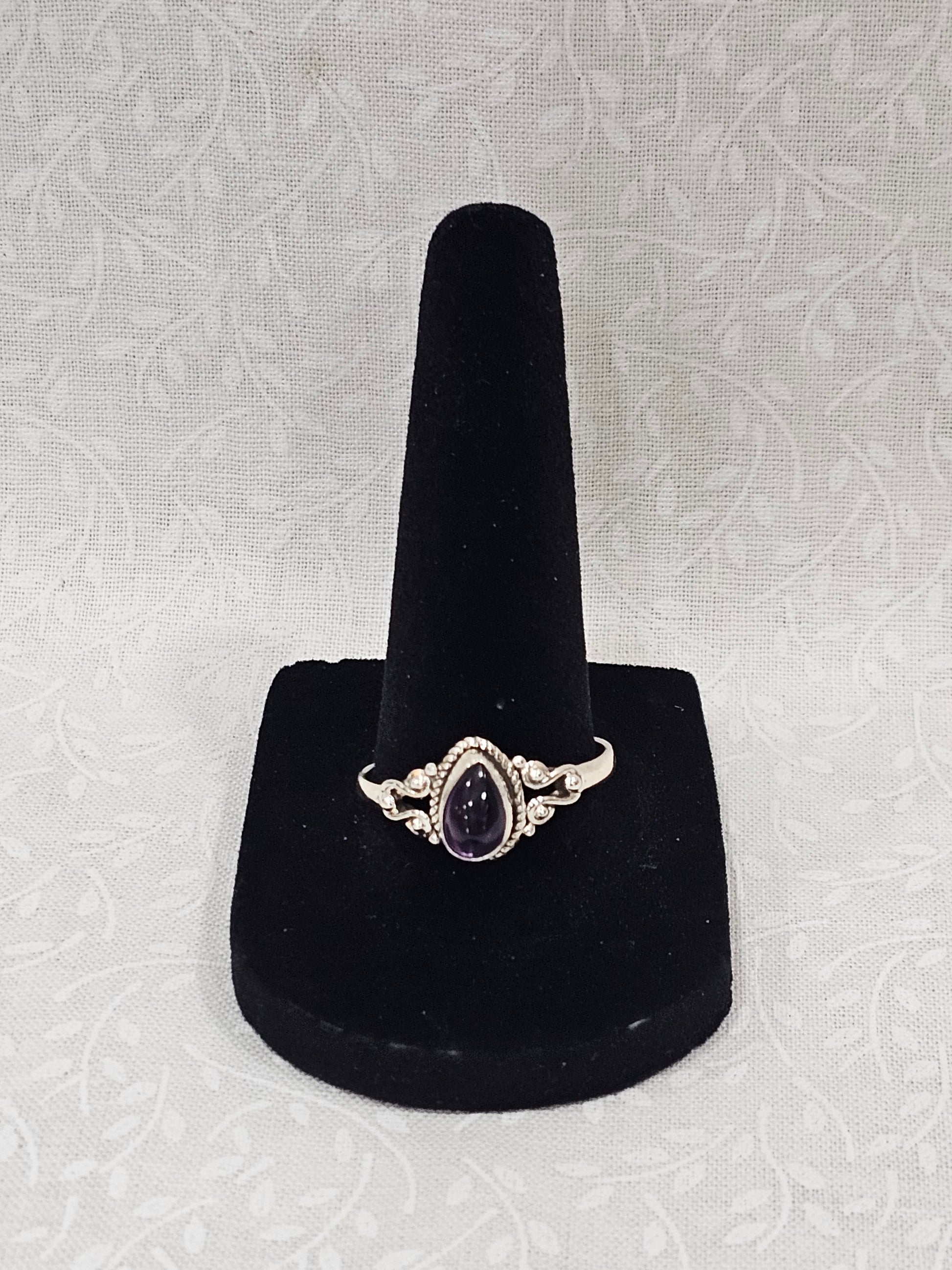 Sterling Silver Amethyst Gemstone Ring 10
