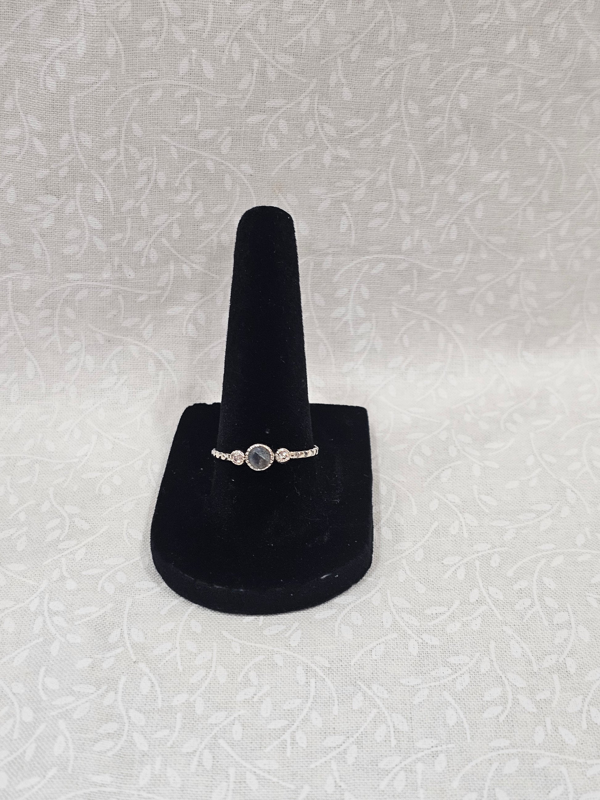 Sterling Silver Labradorite Gemstone Ring - Size 8