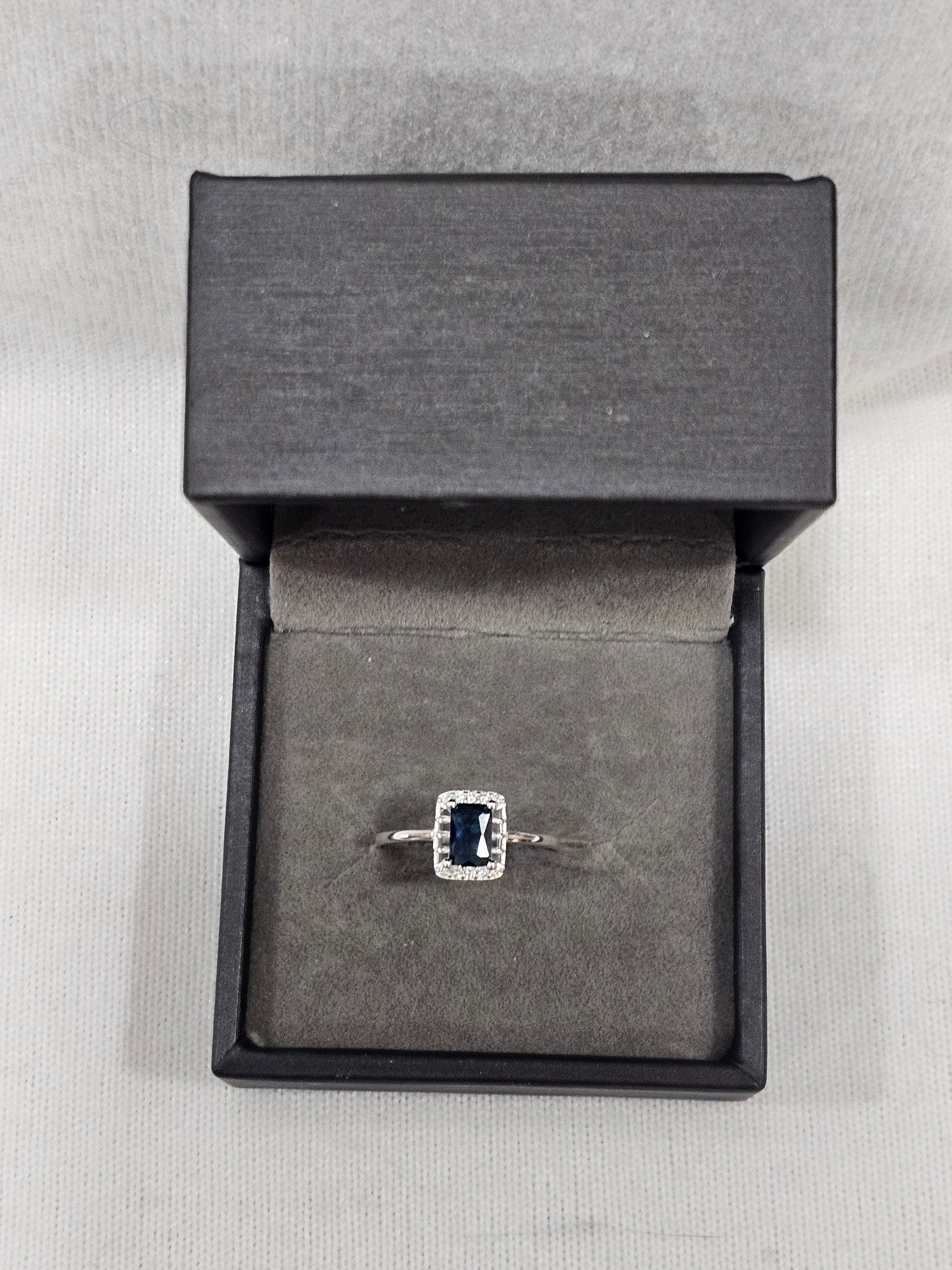Sapphire Gemstone Sterling Silver Ring - Size 6