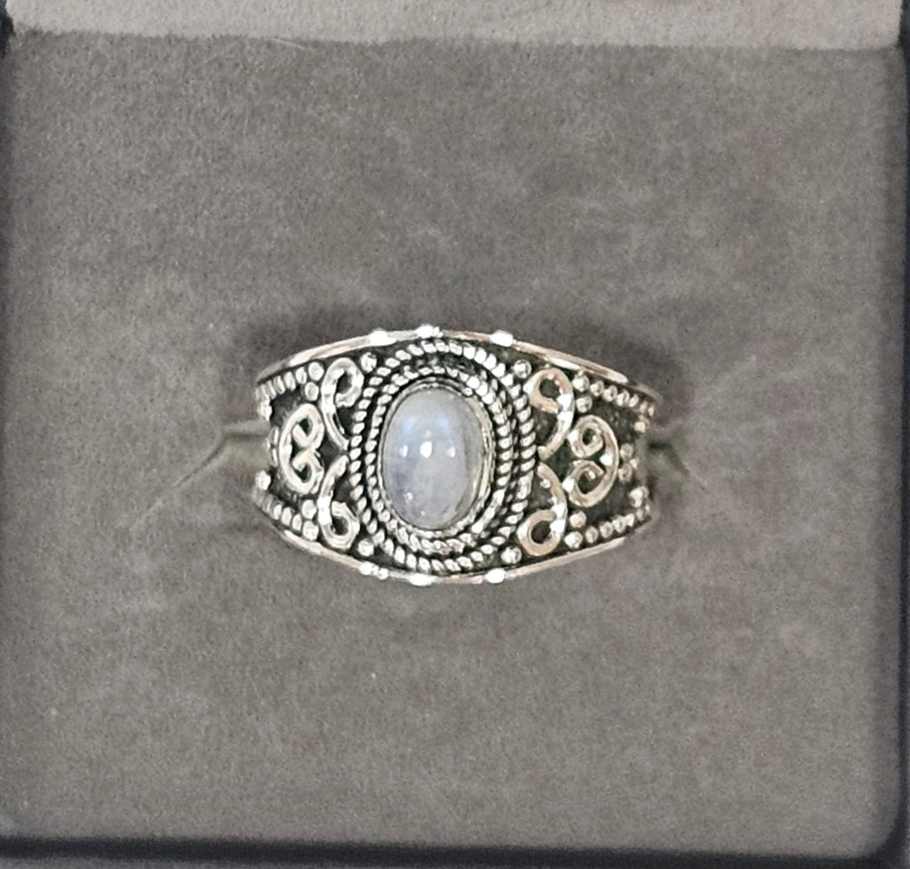 Sterling Silver Moonstone Gemstone Ring - Size 7