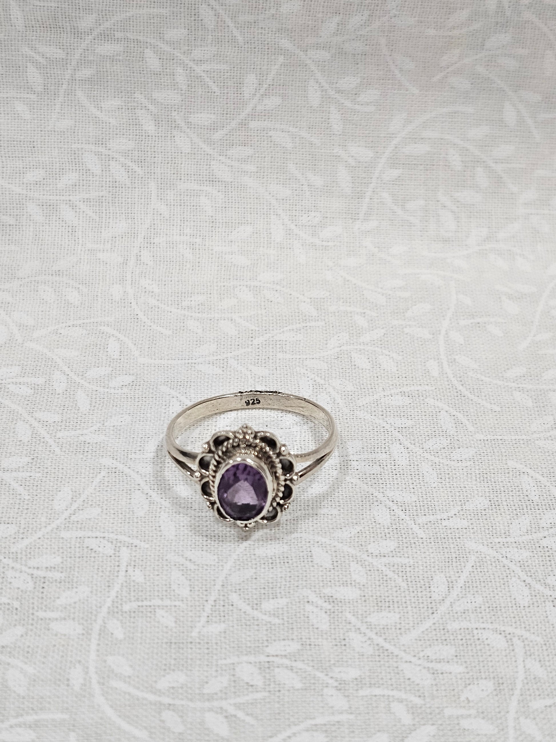 Sterling Silver Amethyst Gemstone Ring - Size 8.5