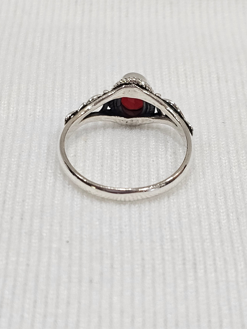 Garnet Gemstone 9.25 Sterling Silver Ring 8