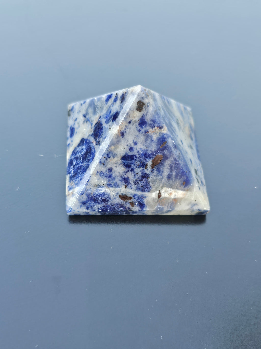 Sodalite Crystal Pyrimd