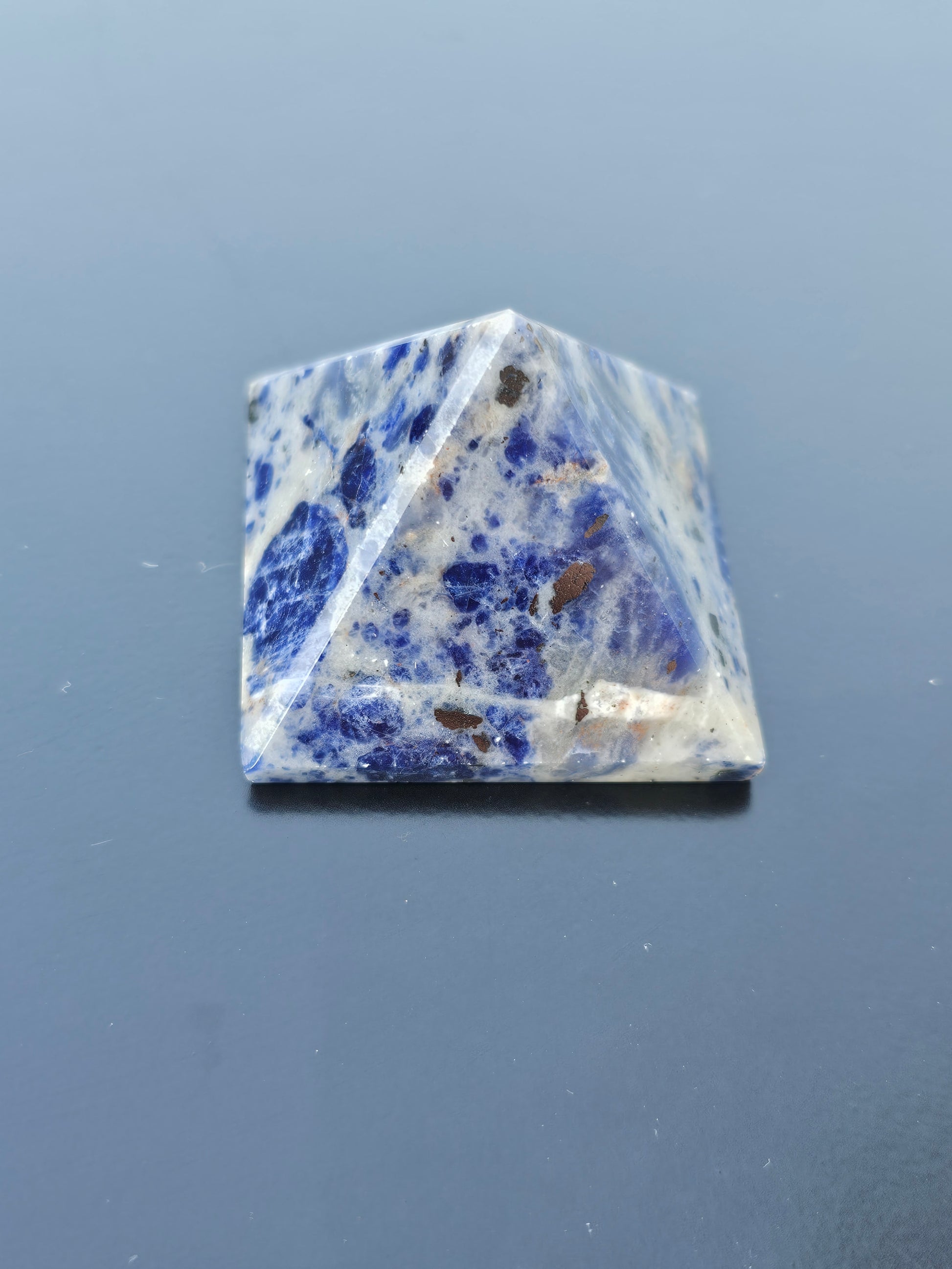 Sodalite Crystal Pyrimd