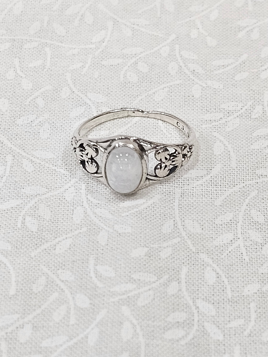 Sterling Silver Moonstone Gemstone Ring Traveler Stone - Size 8