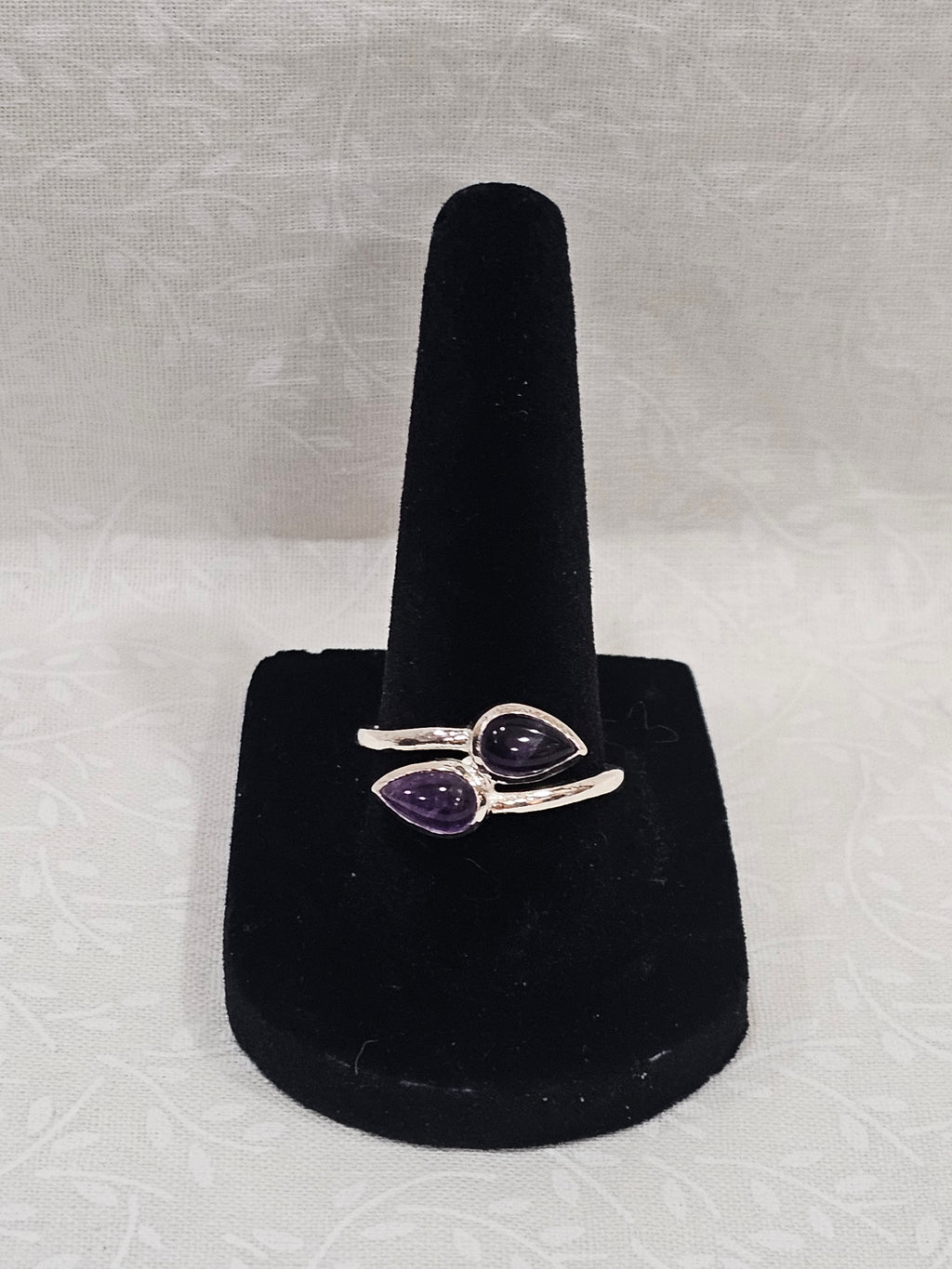 Sterling Silver Amethyst Gemstone Ring - Size 9