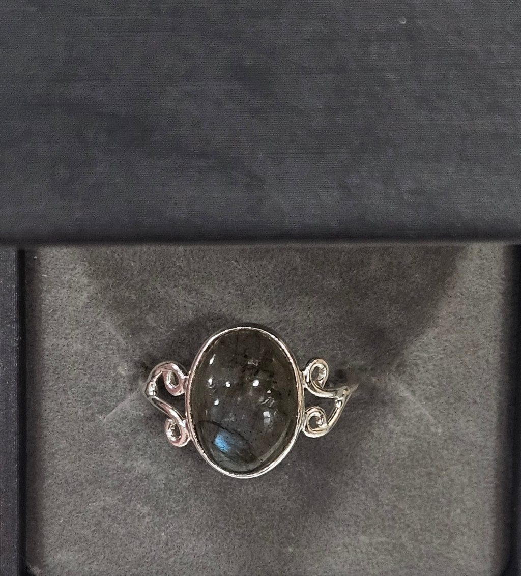 Sterling Silver Labradorite Gemstone Ring - Size 8.5