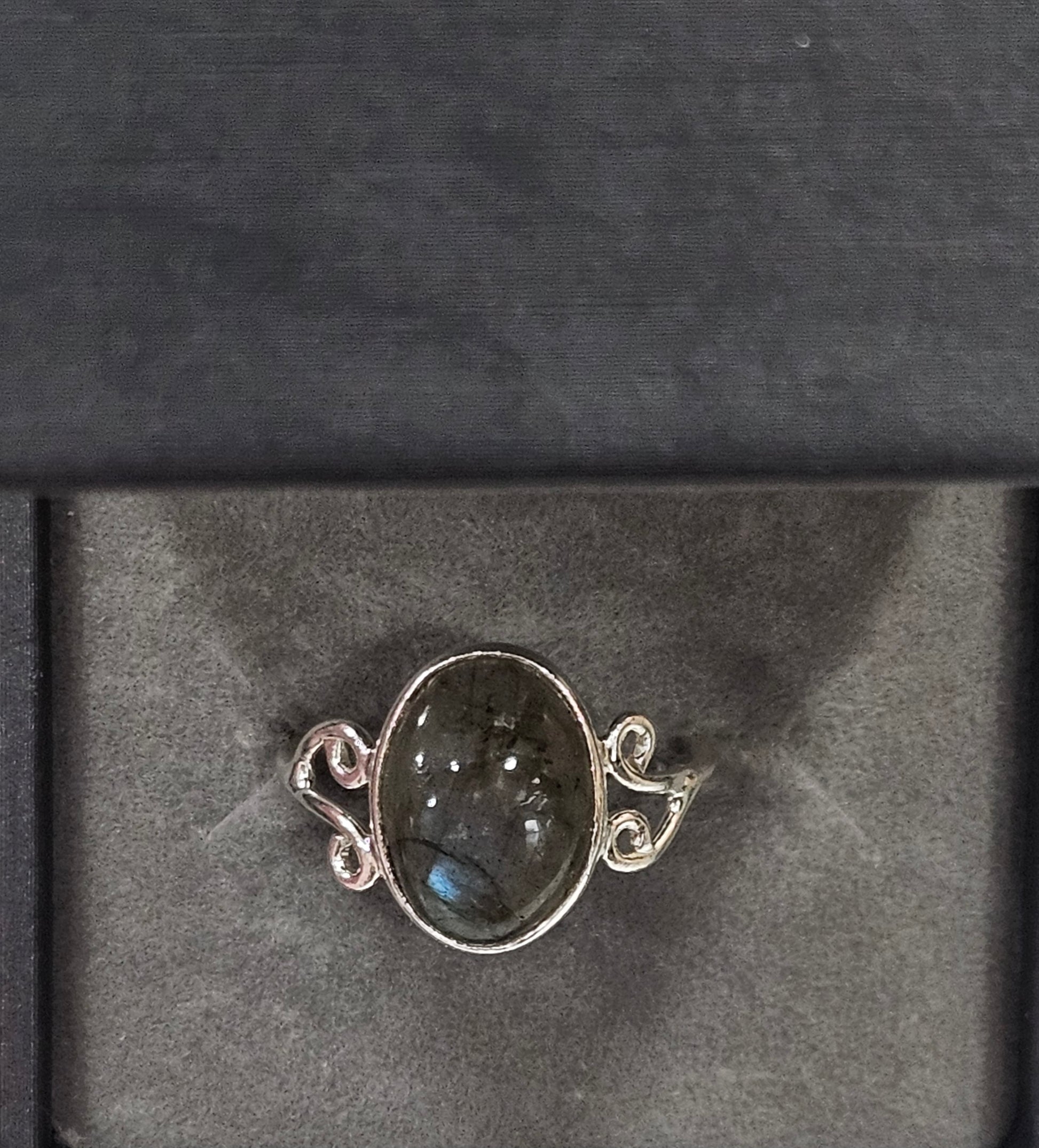 Sterling Silver Labradorite Gemstone Ring - Size 8.5
