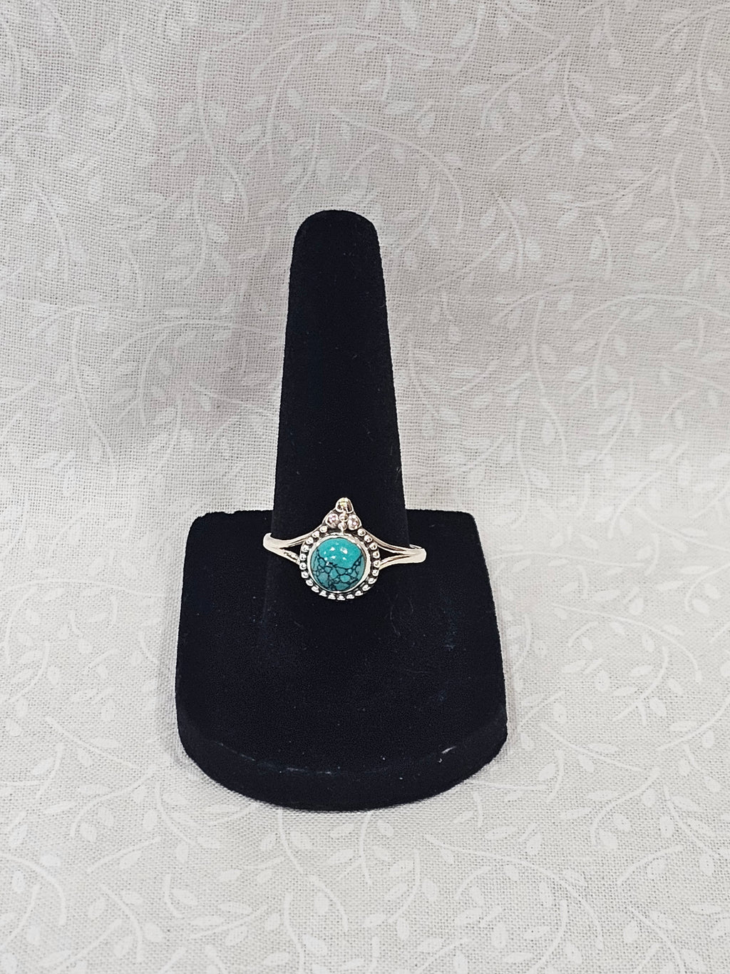 Sterling Silver Turquoise Gemstone Ring - Size 7.5