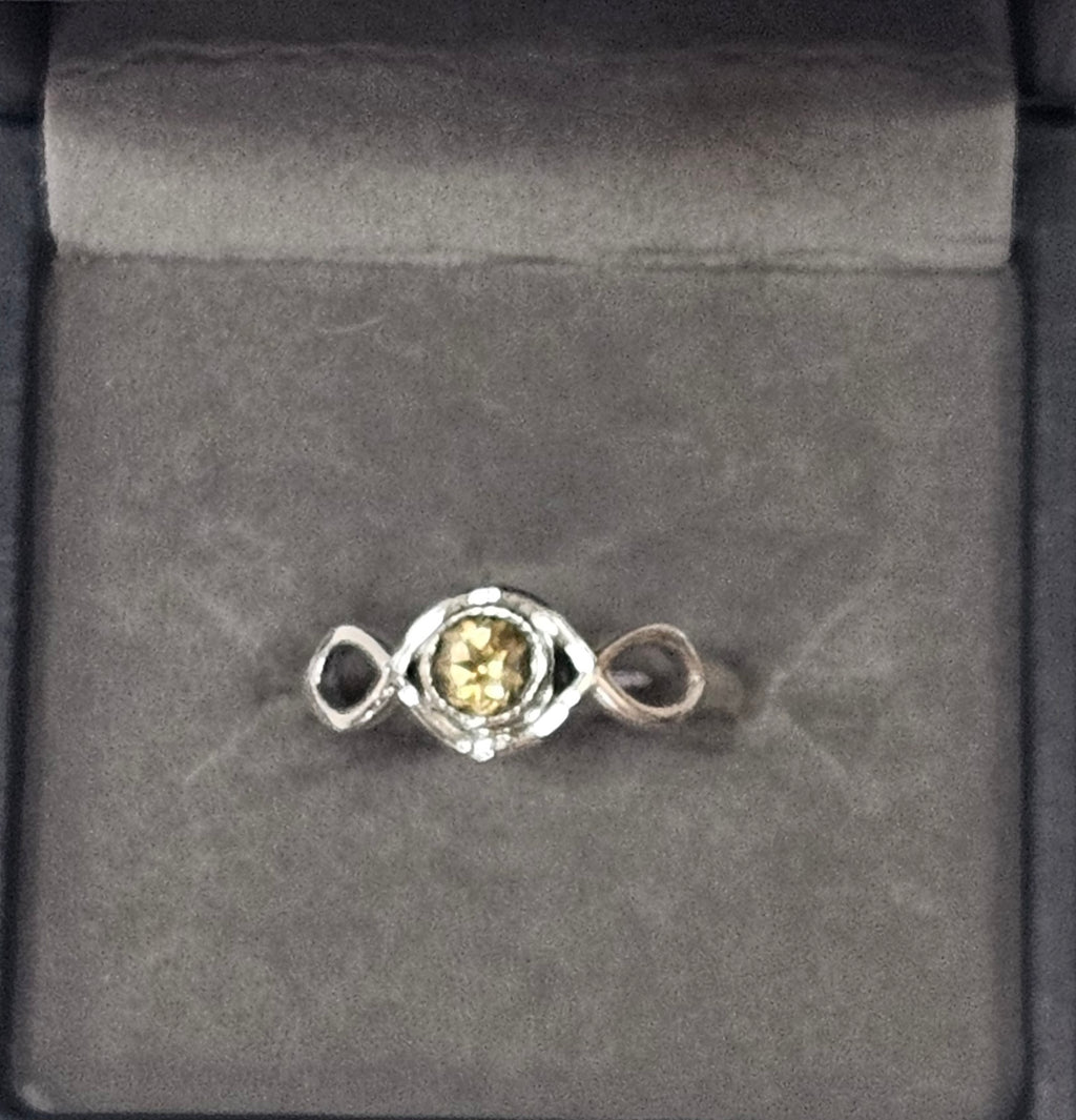 Sterling Silver Citrine Gemstone Ring - Size 7.5
