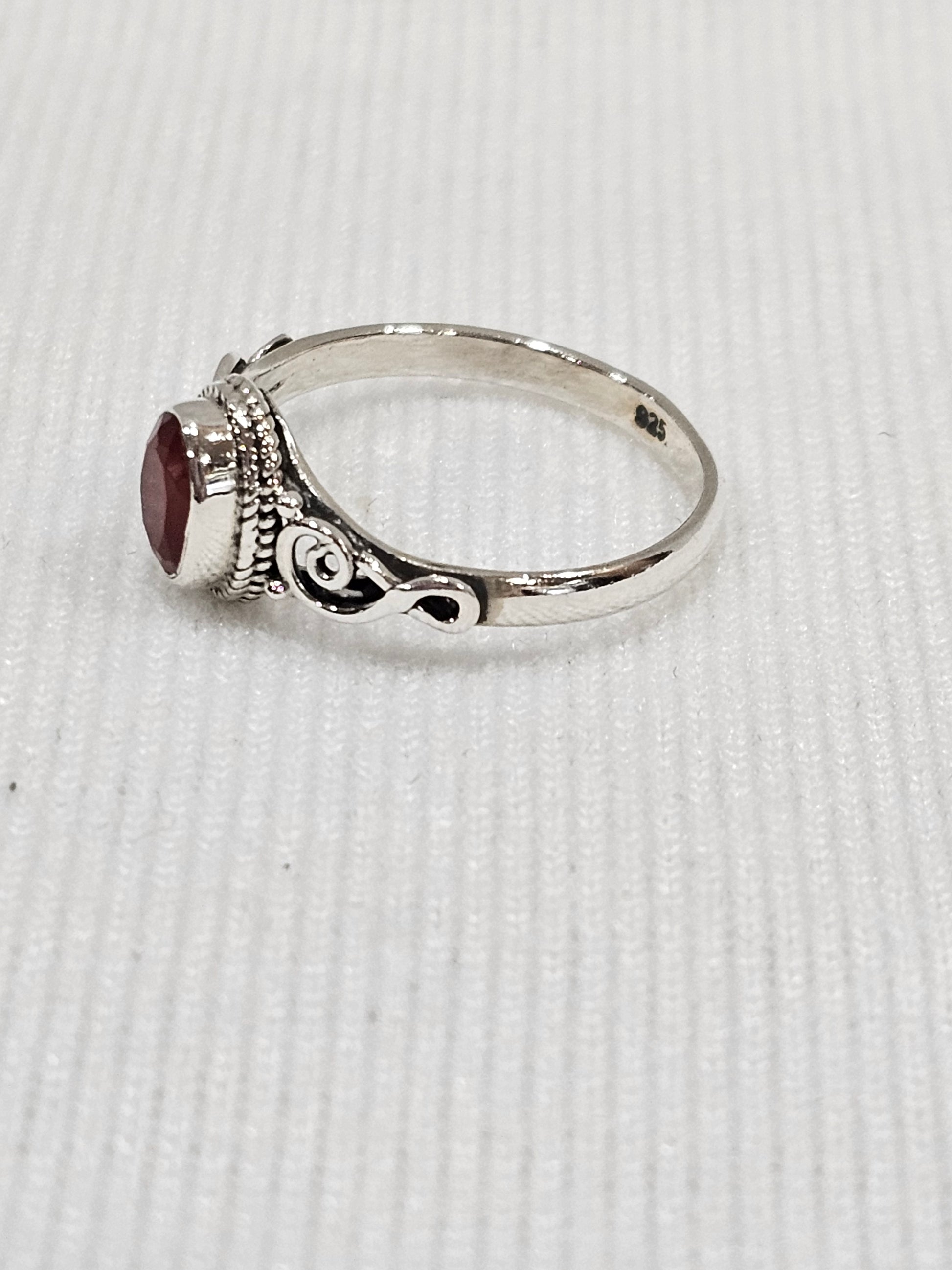 Garnet Gemstone 9.25 Sterling Silver Ring 8