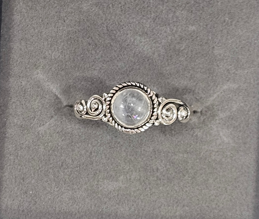 Sterling Silver Moonstone Gemstone Ring - Size 9