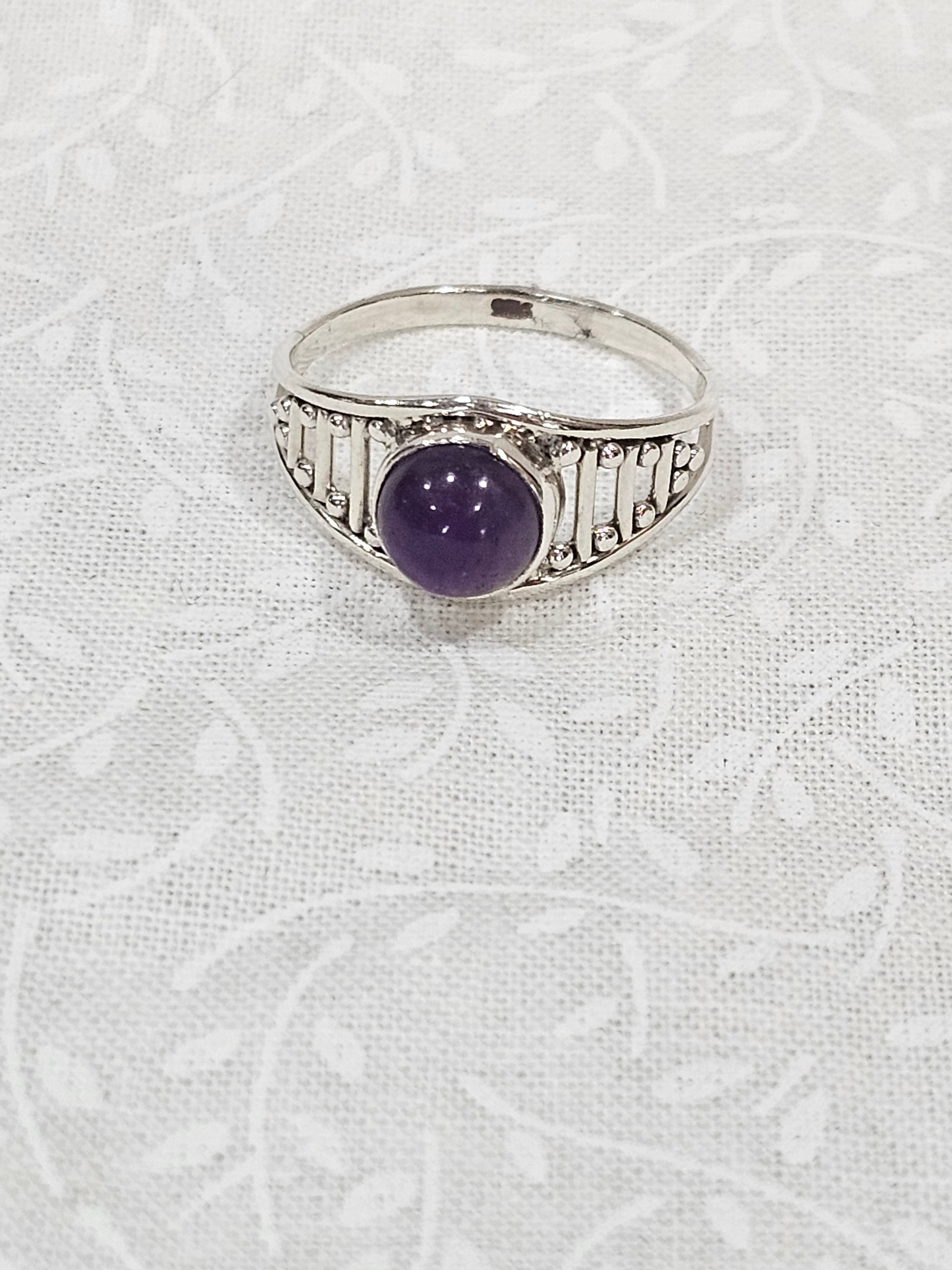 Sterling Silver Amethyst Gemstone Ring Crown Chakra - Size 8