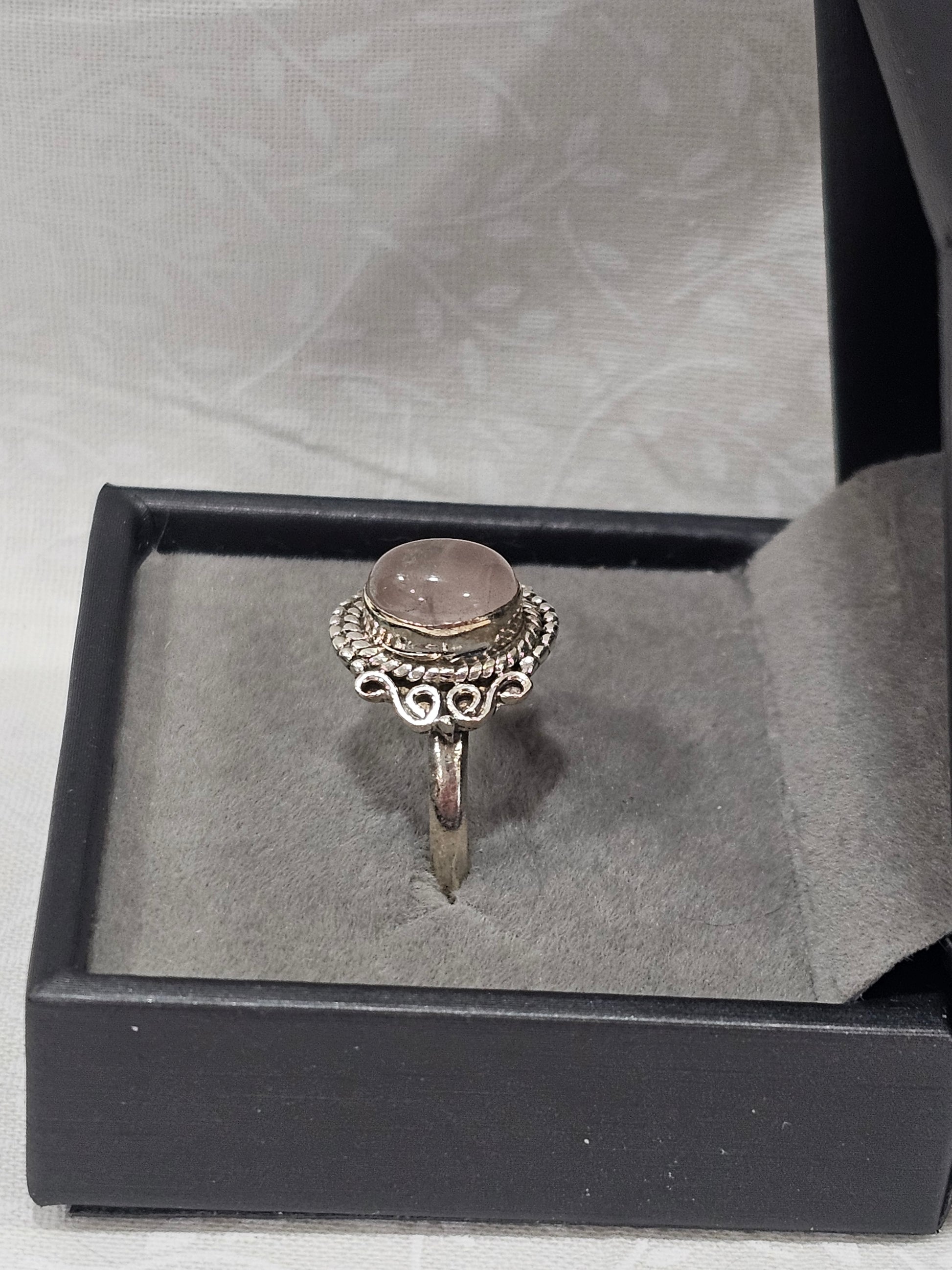 Sterling Silver Amethyst Gemstone Ring - Size 8