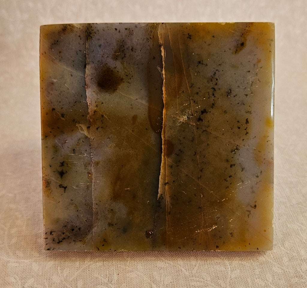 Agate Crystal Pyrimd