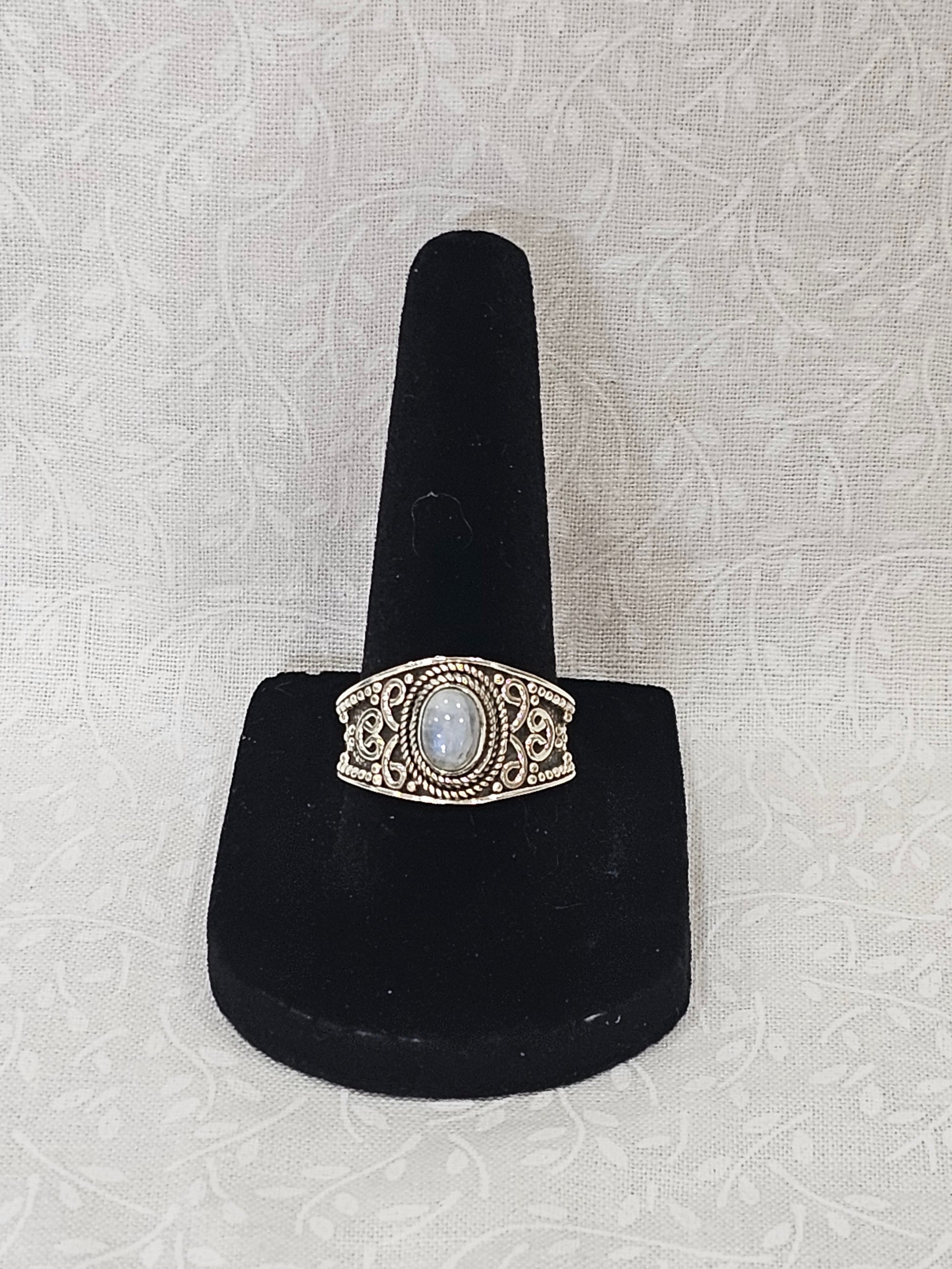Sterling Silver Moonstone Gemstone Ring - Size 7