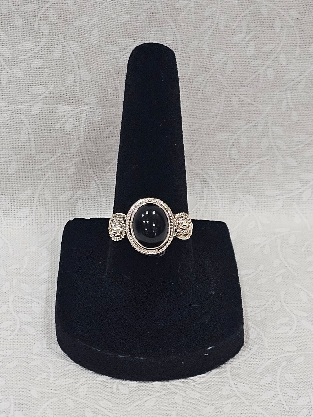 Sterling Silver Black Onyx Gemstone Ring - Size 7