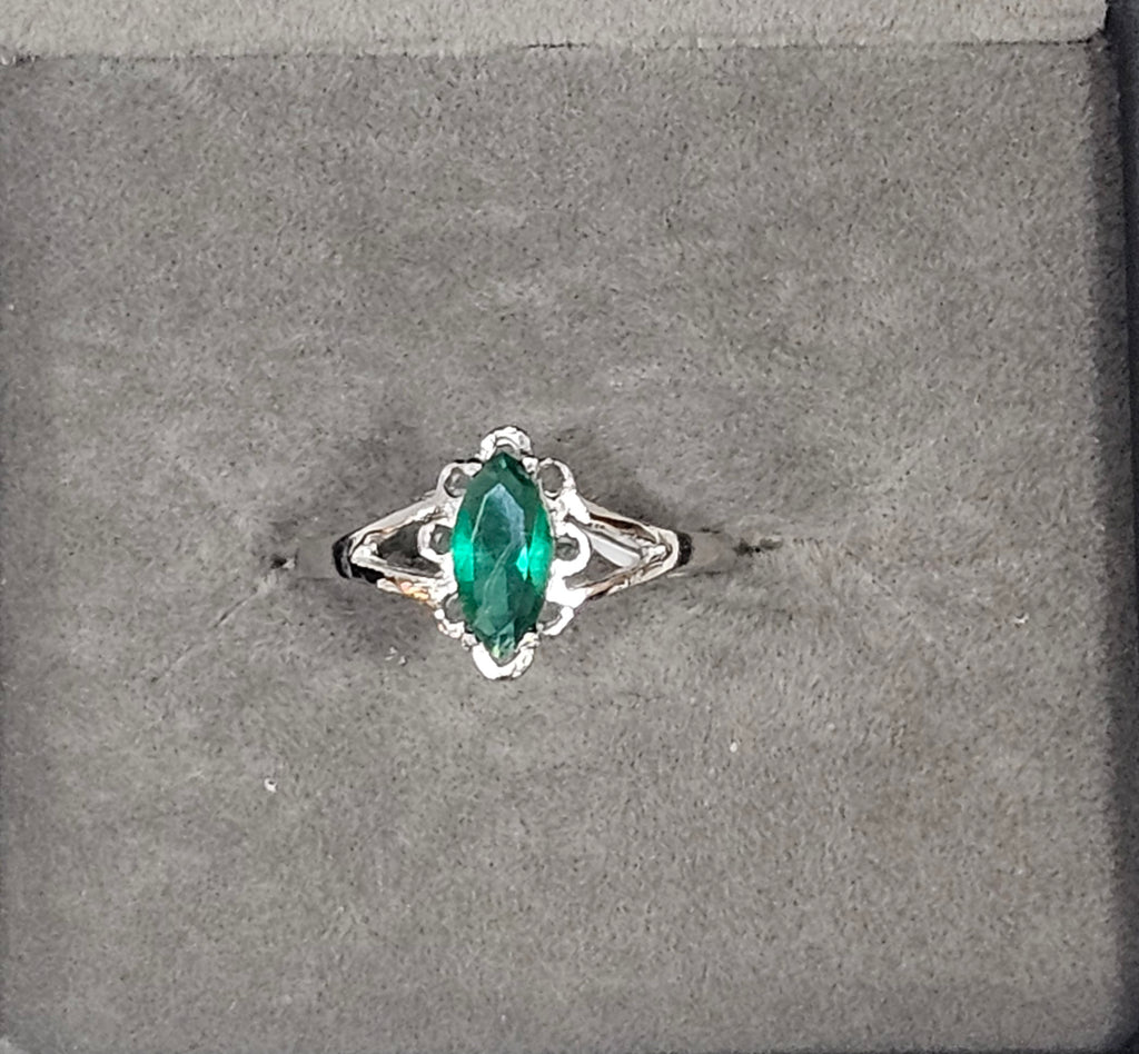 Sterling Silver Emerald Gemstone Ring 6