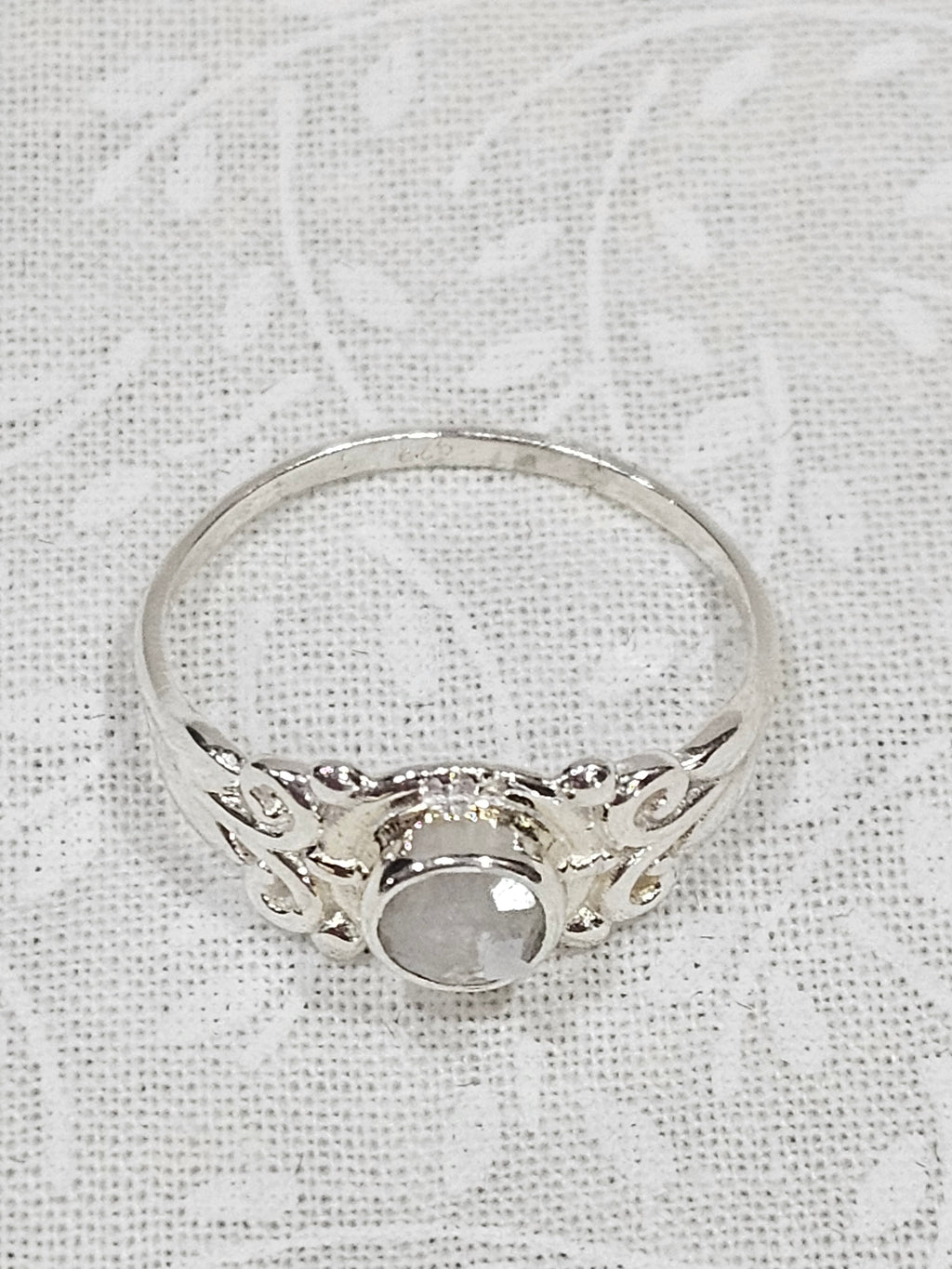 Sterling Silver Moonstone Gemstone Ring Adularescence - Size 8