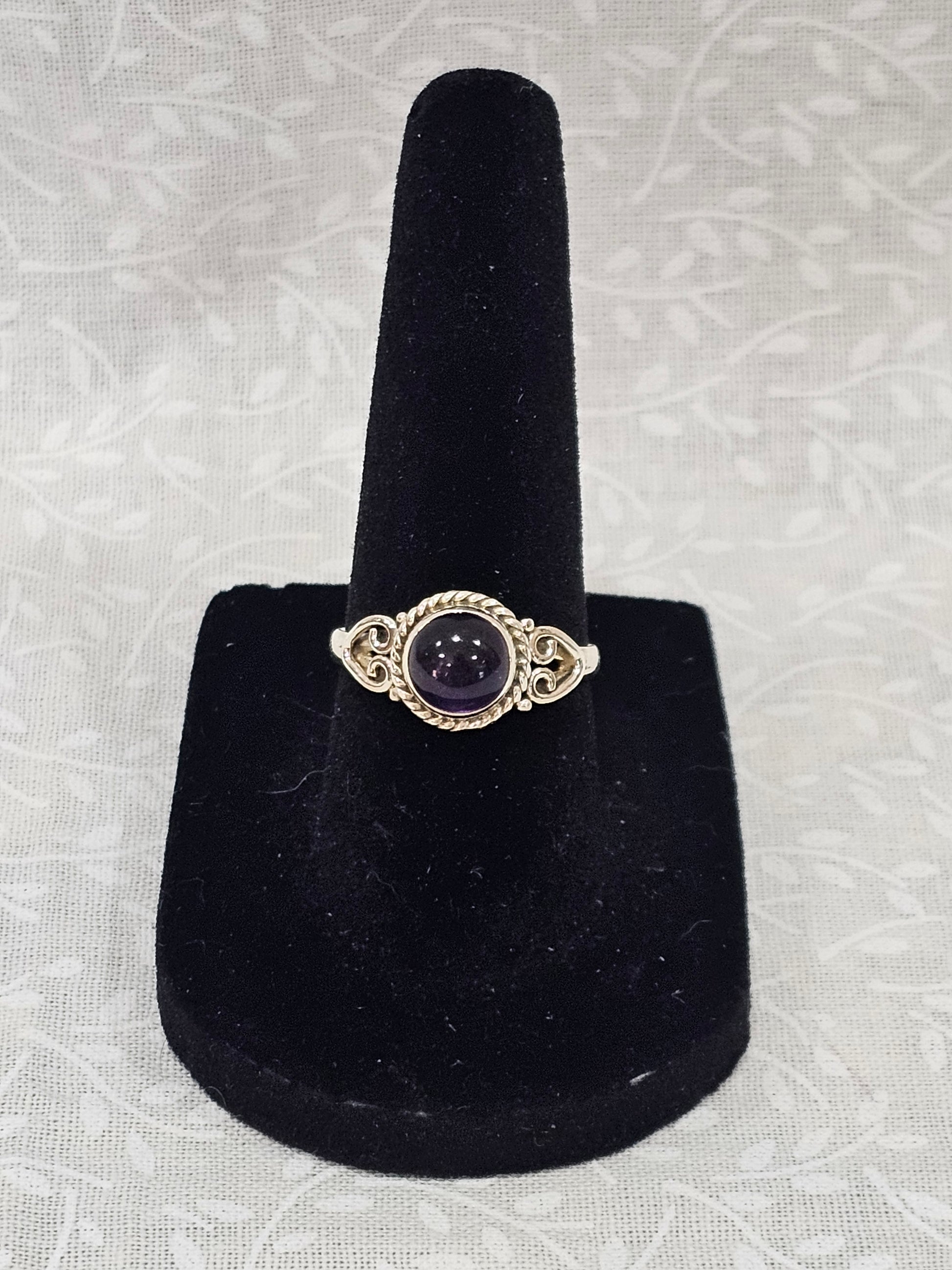 Sterling Silver Amethyst Gemstone Ring 7