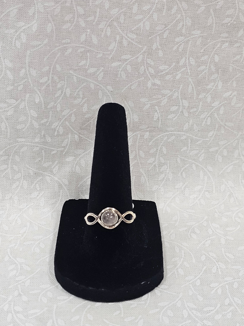 Sterling Silver Moonstone Gemstone Ring - Size 8