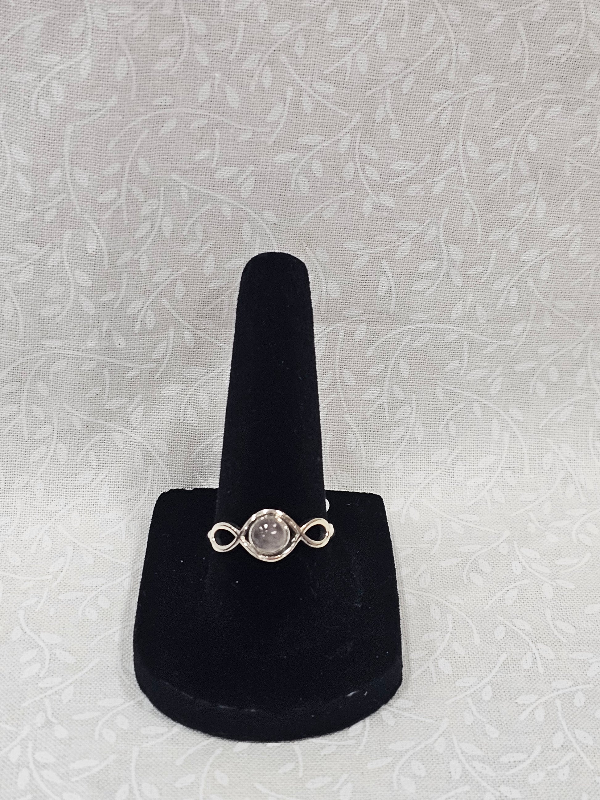 Sterling Silver Moonstone Gemstone Ring - Size 8