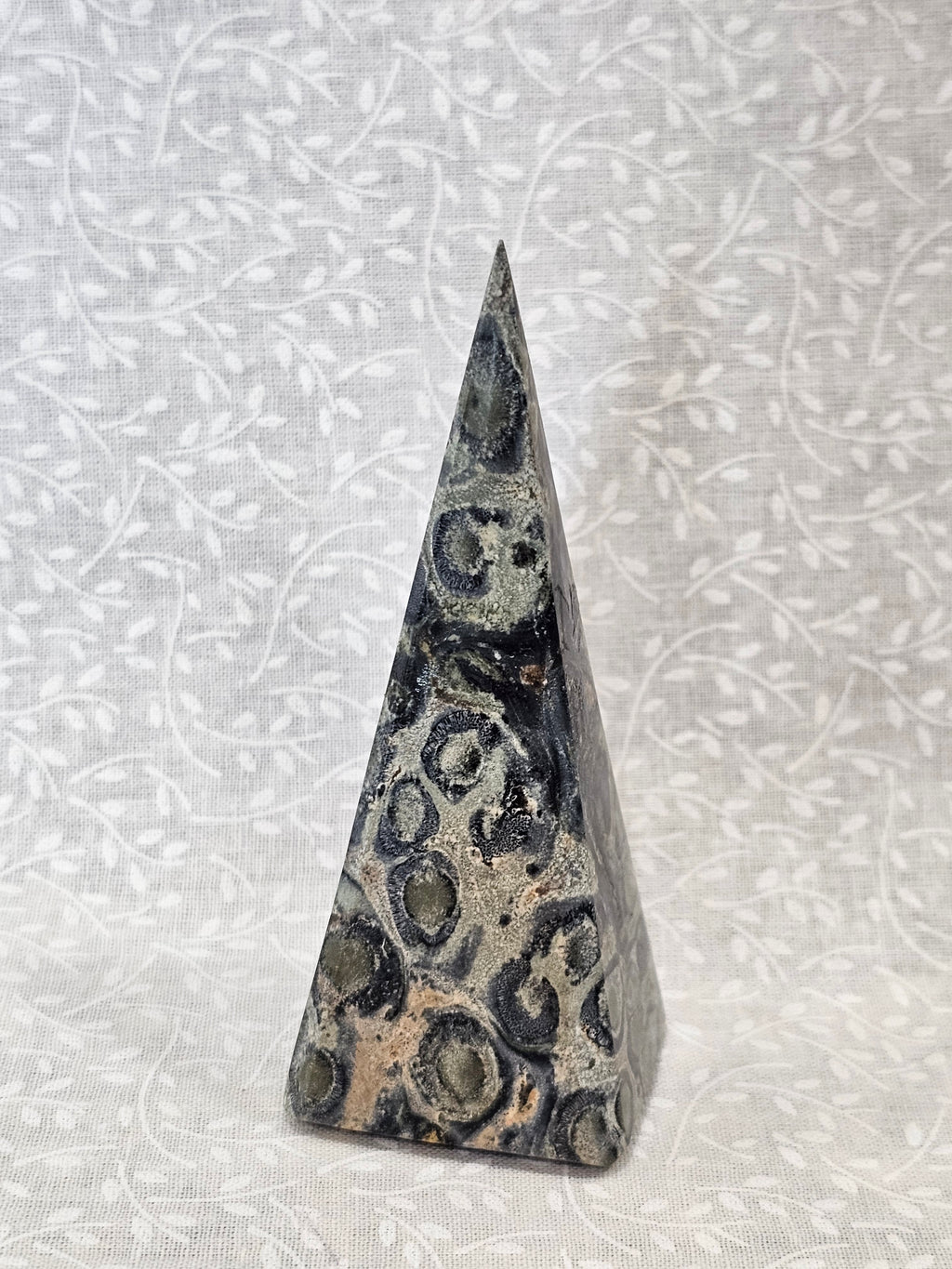 Kambaba Crystal Pyrimd