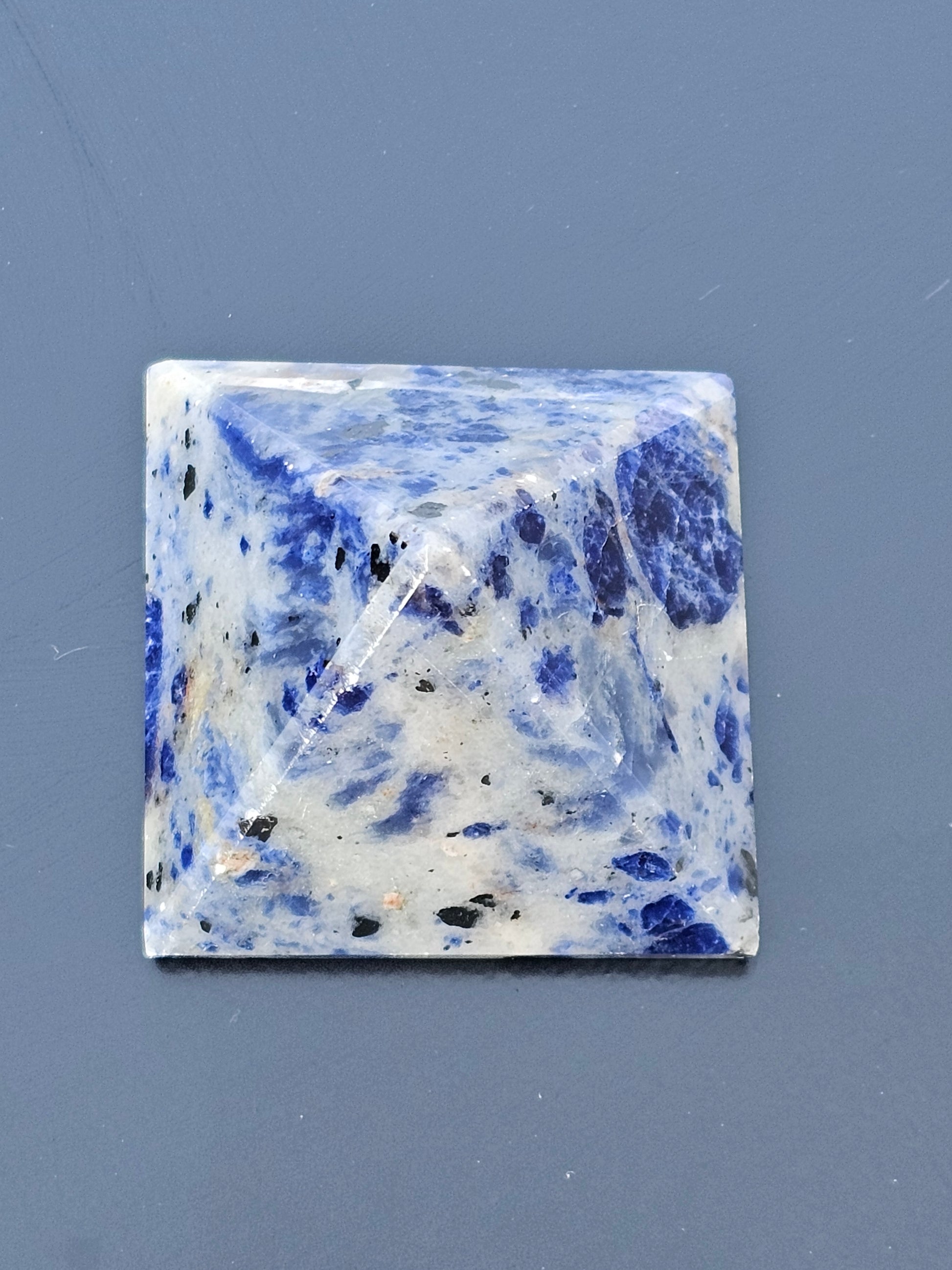 Sodalite Crystal Pyrimd