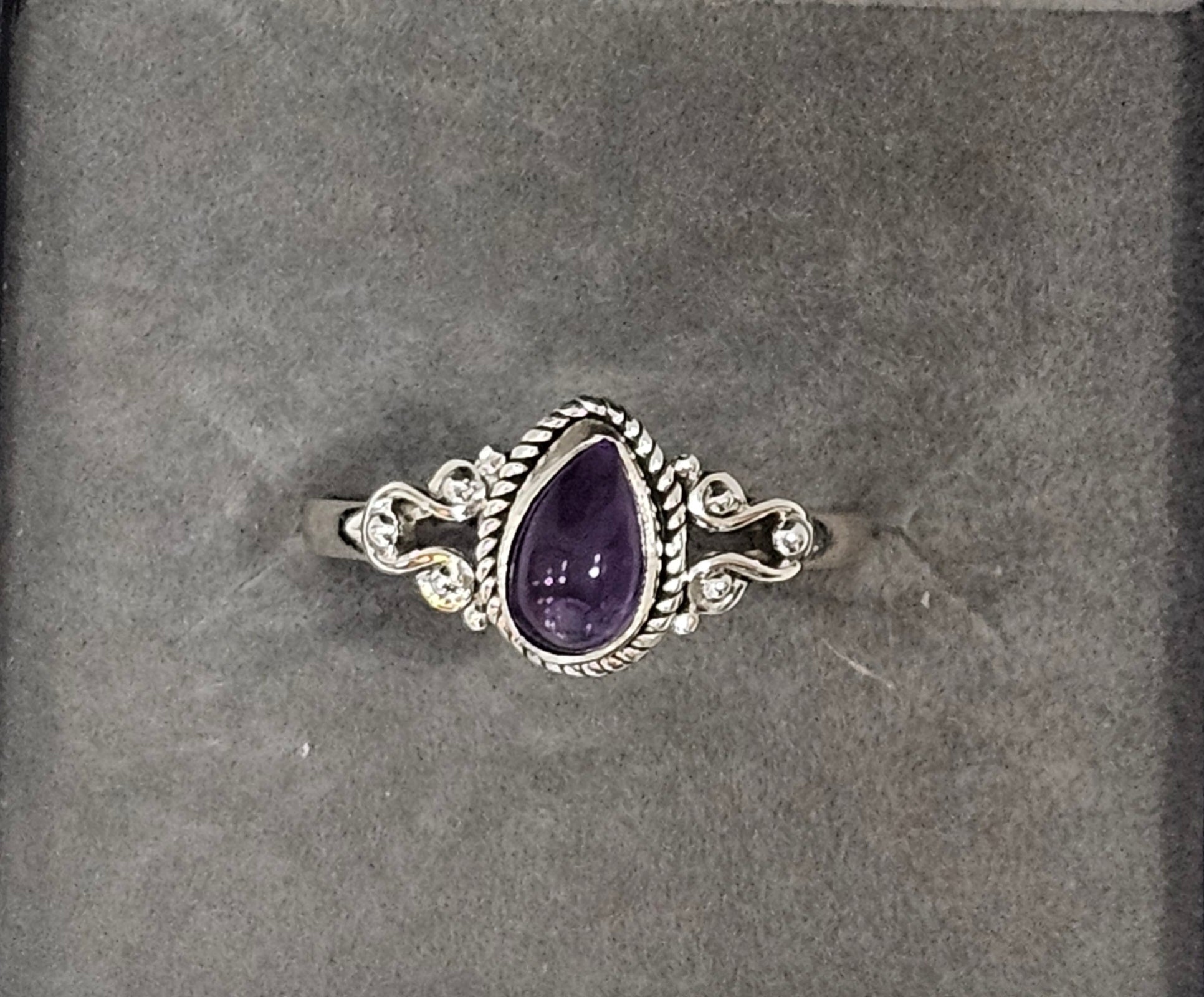Sterling Silver Amethyst Gemstone Ring 10