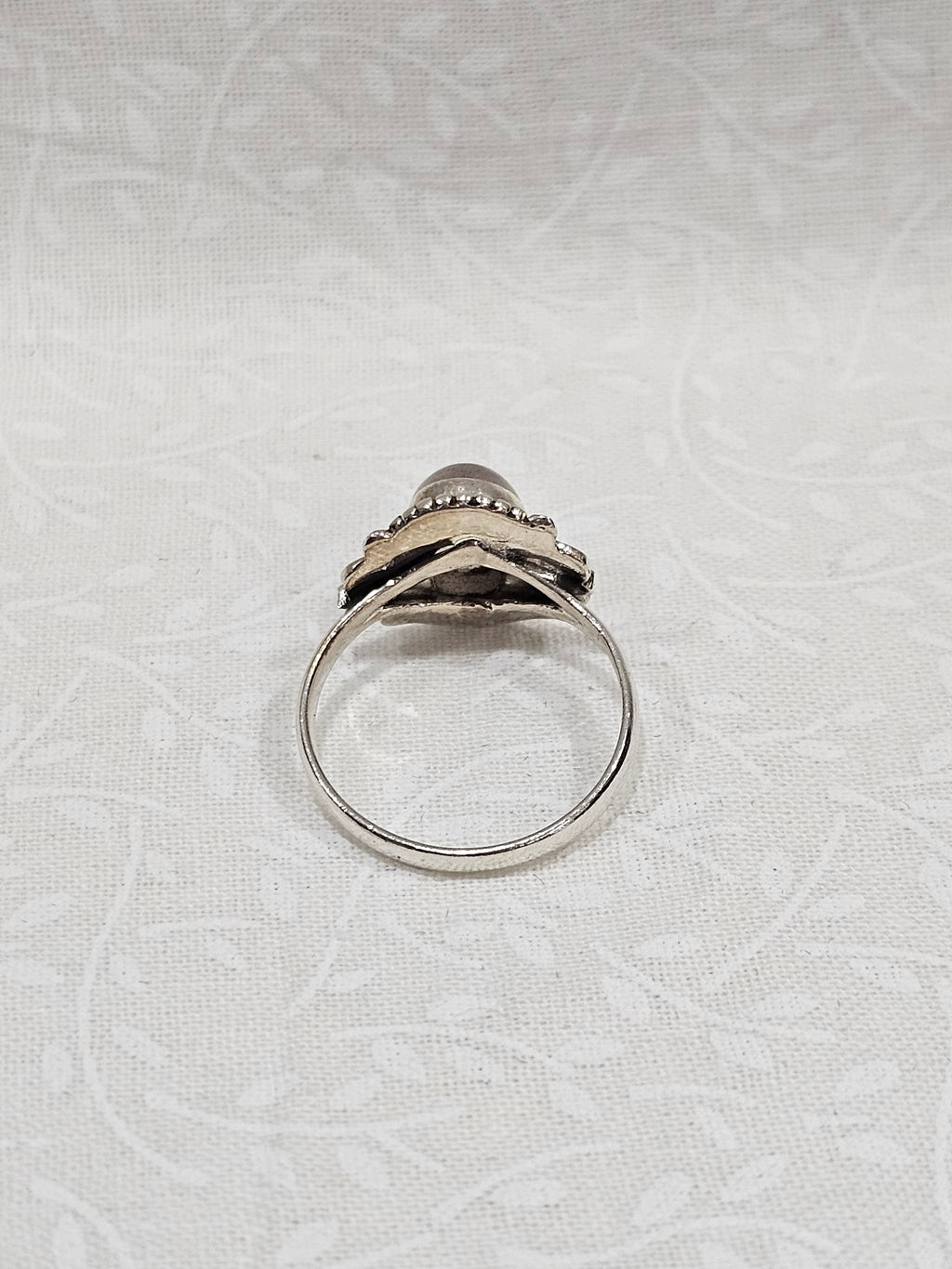 Sterling Silver Amethyst Gemstone Ring - Size 8